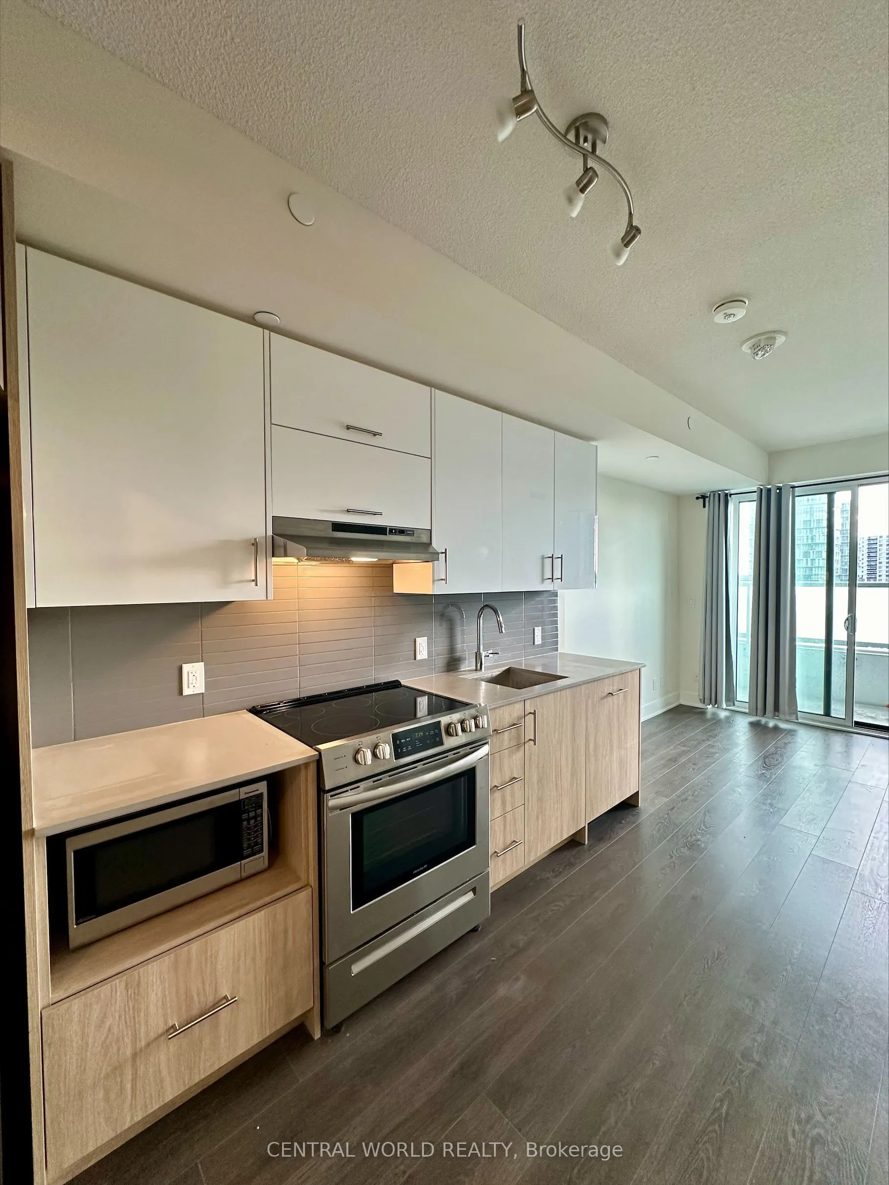 188 Fairview Mall Drive #611