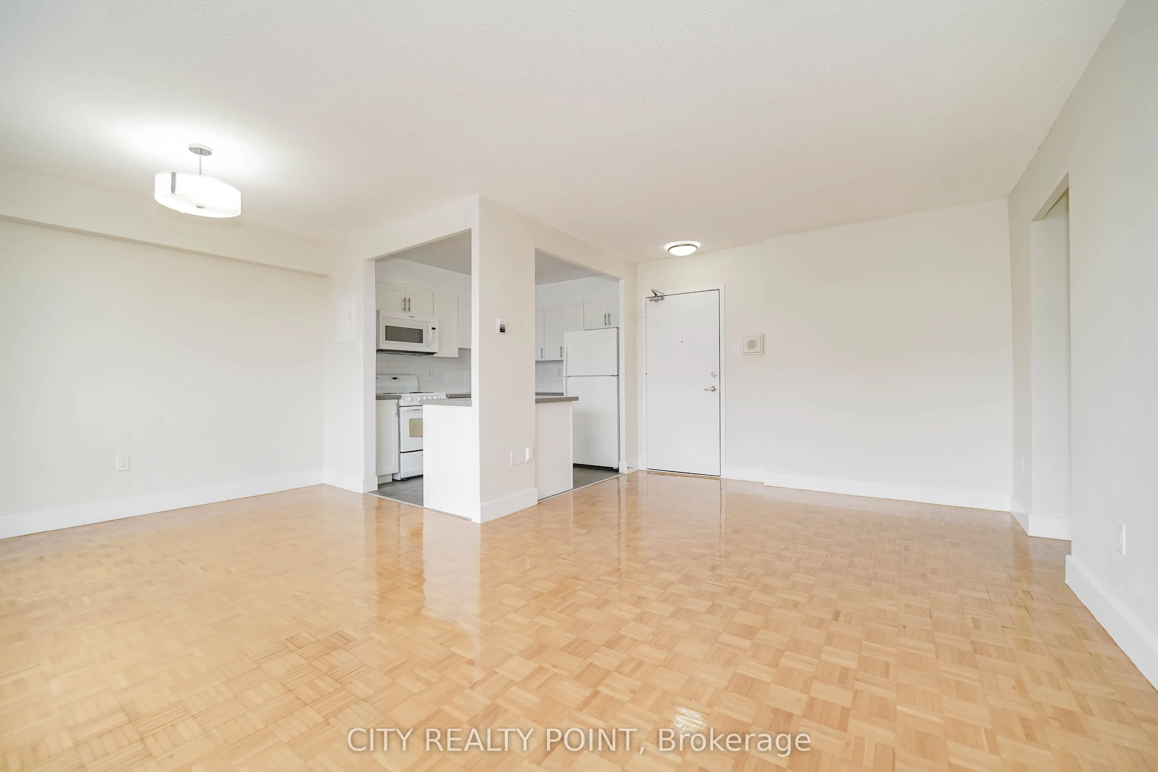 666 Spadina Avenue #404