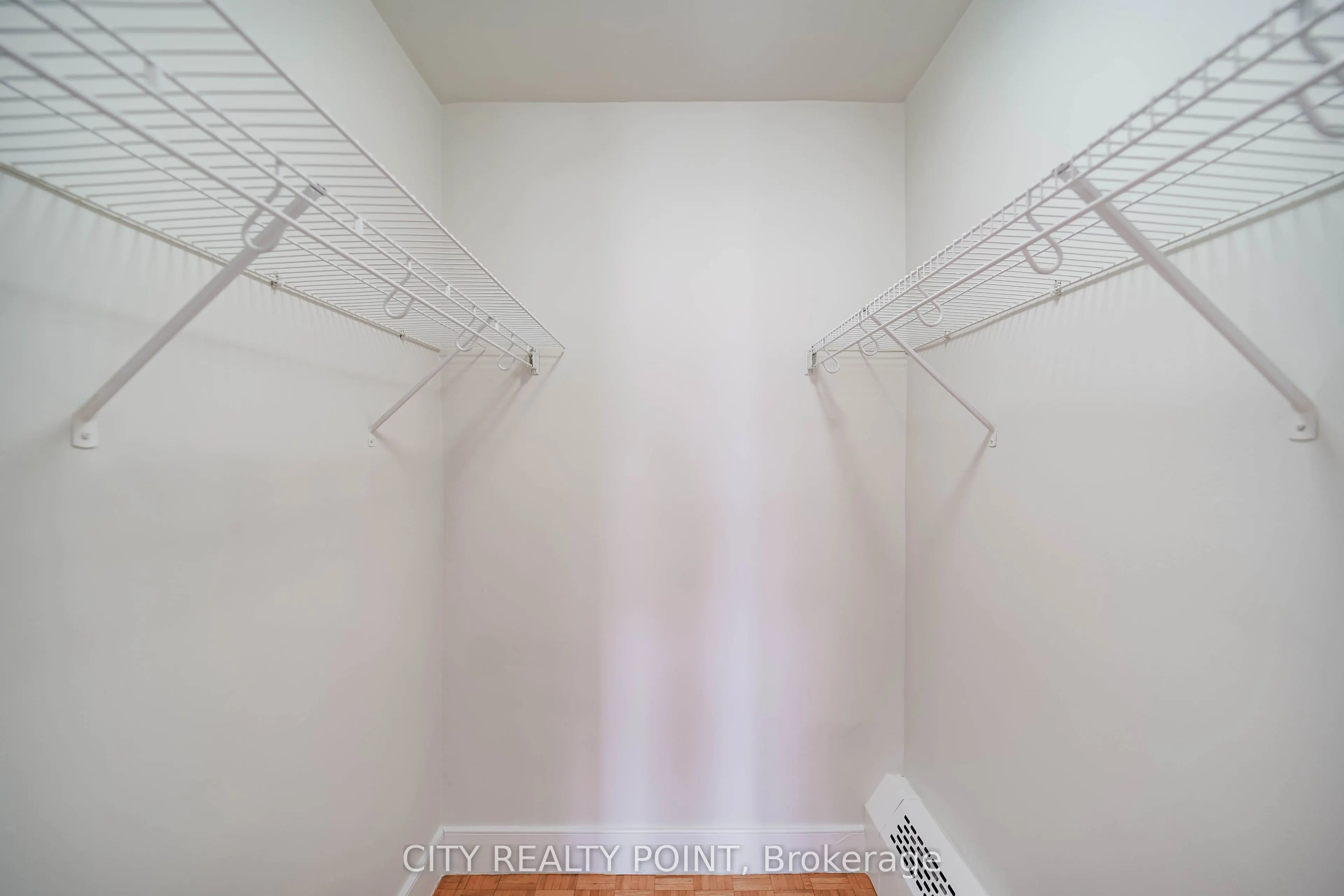 666 Spadina Avenue #404