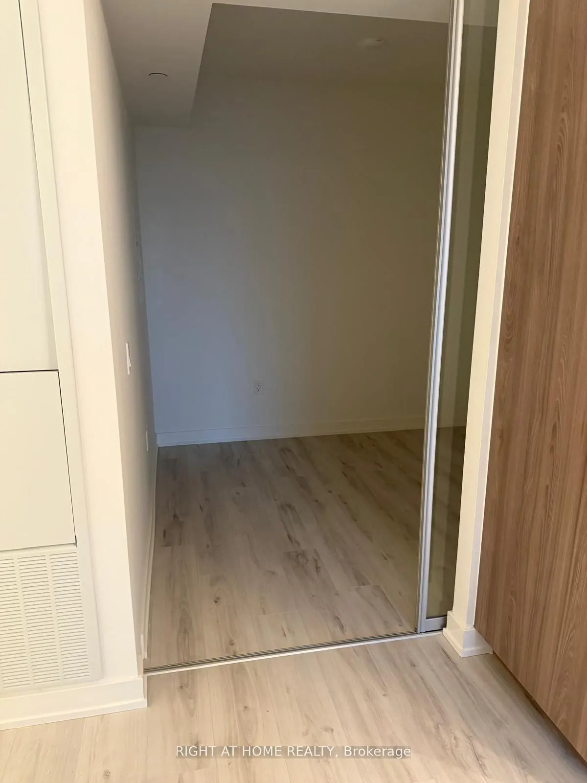 110 Broadway Avenue #513