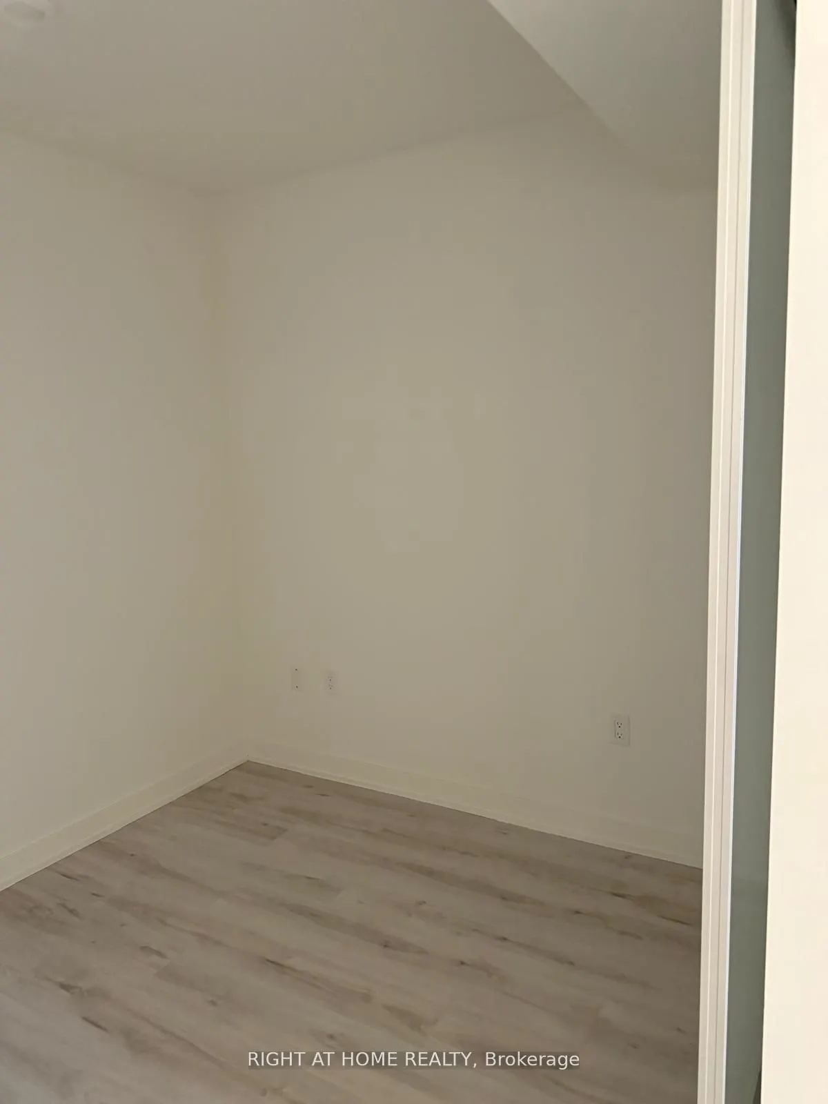110 Broadway Avenue #513