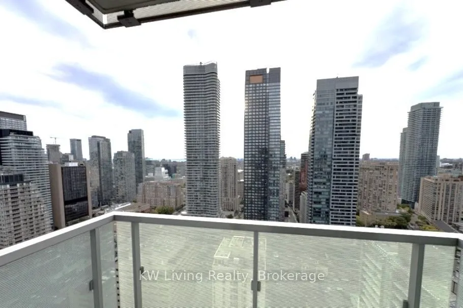 28 Wellesley Street E #3310