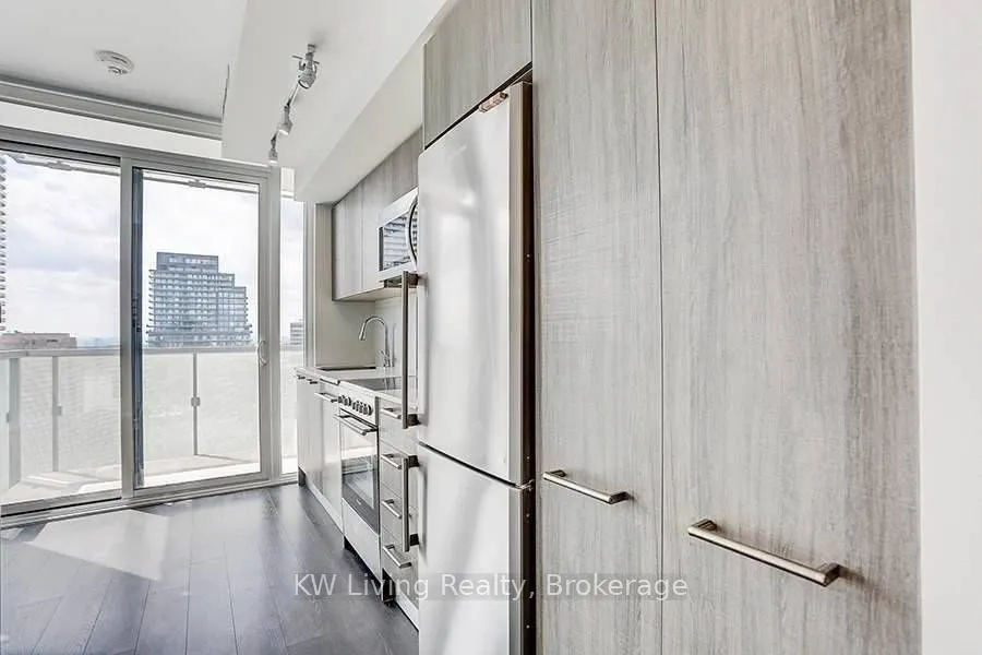 28 Wellesley Street E #3310