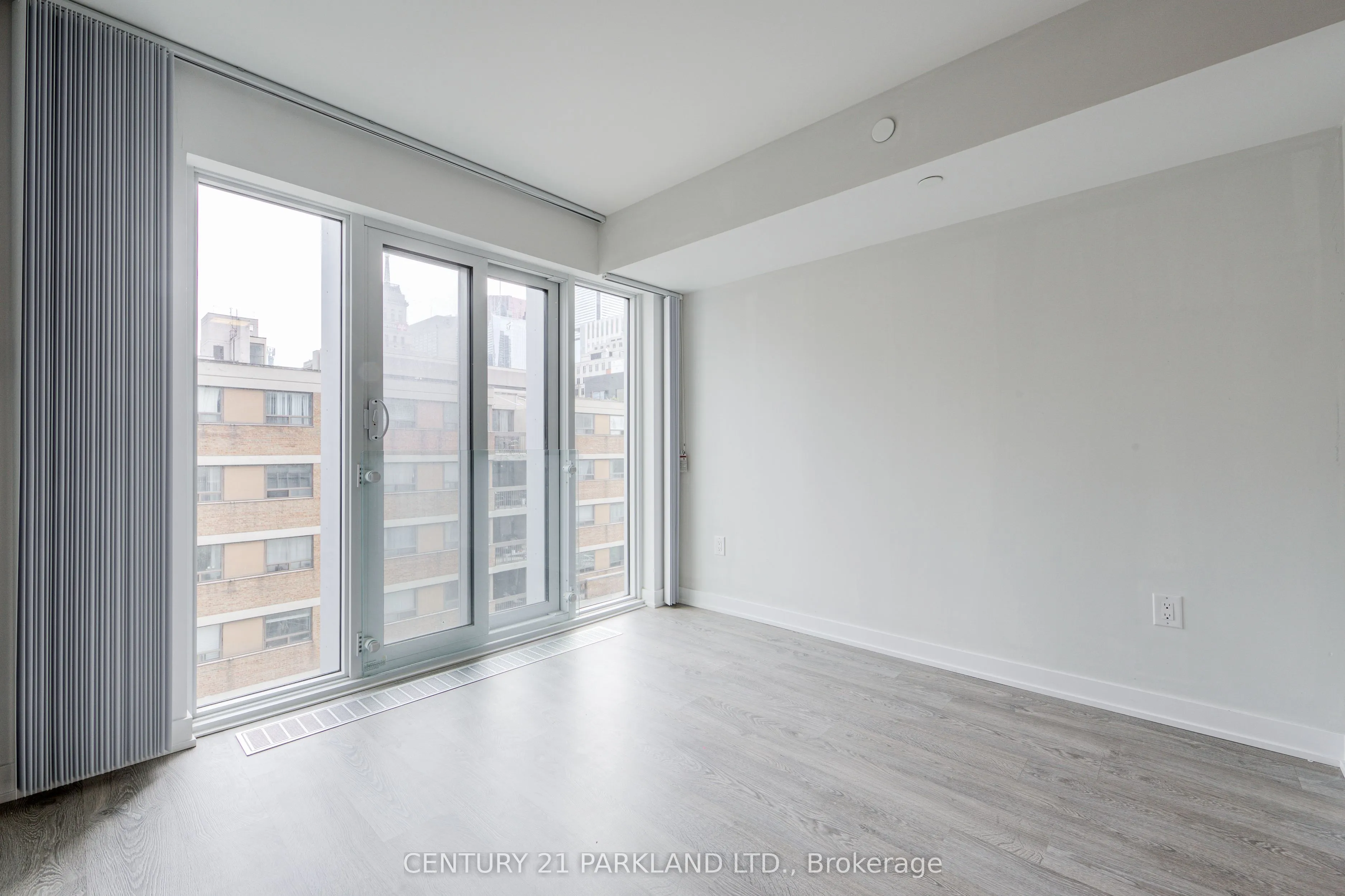 50 McCaul Street #607