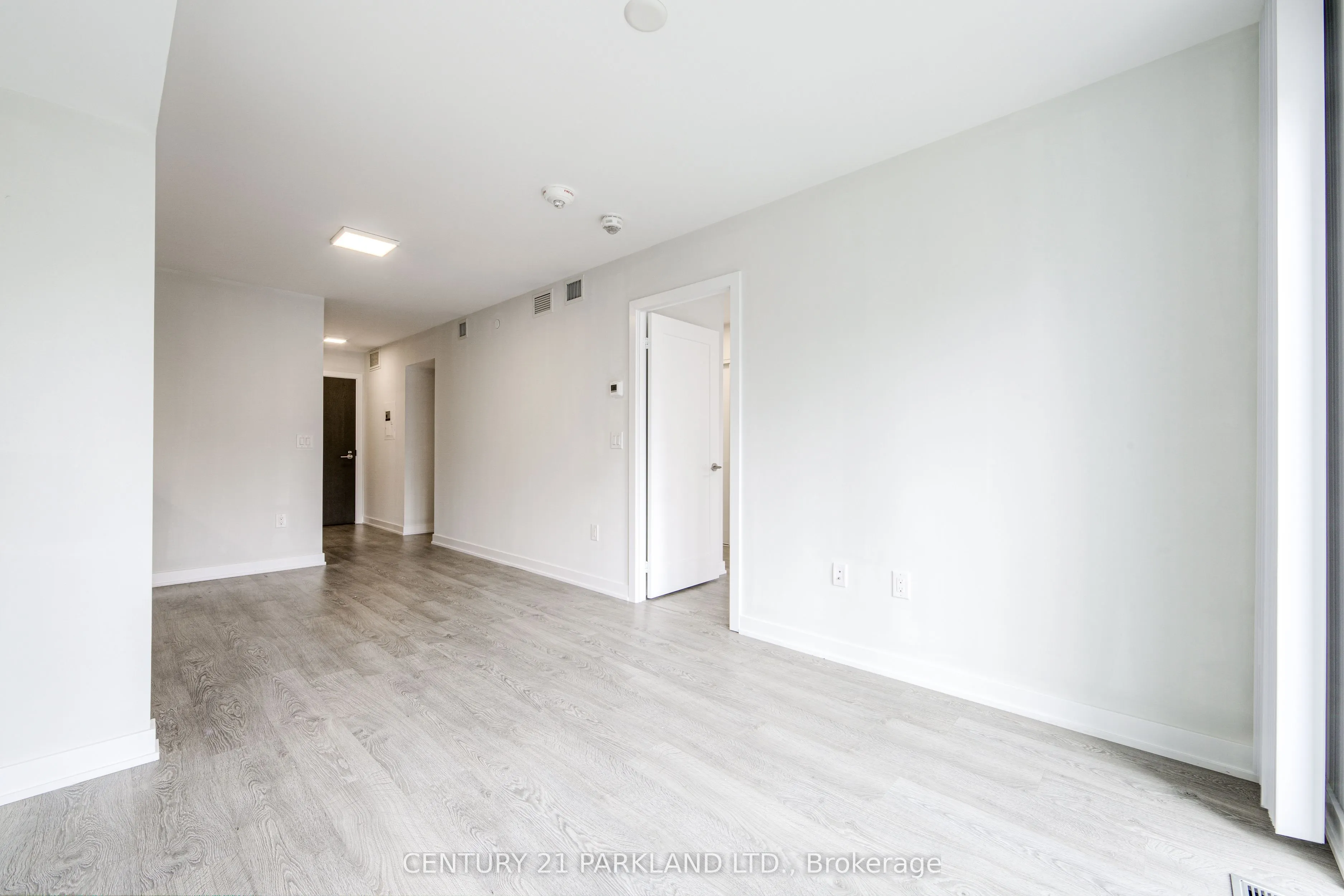 50 McCaul Street #607