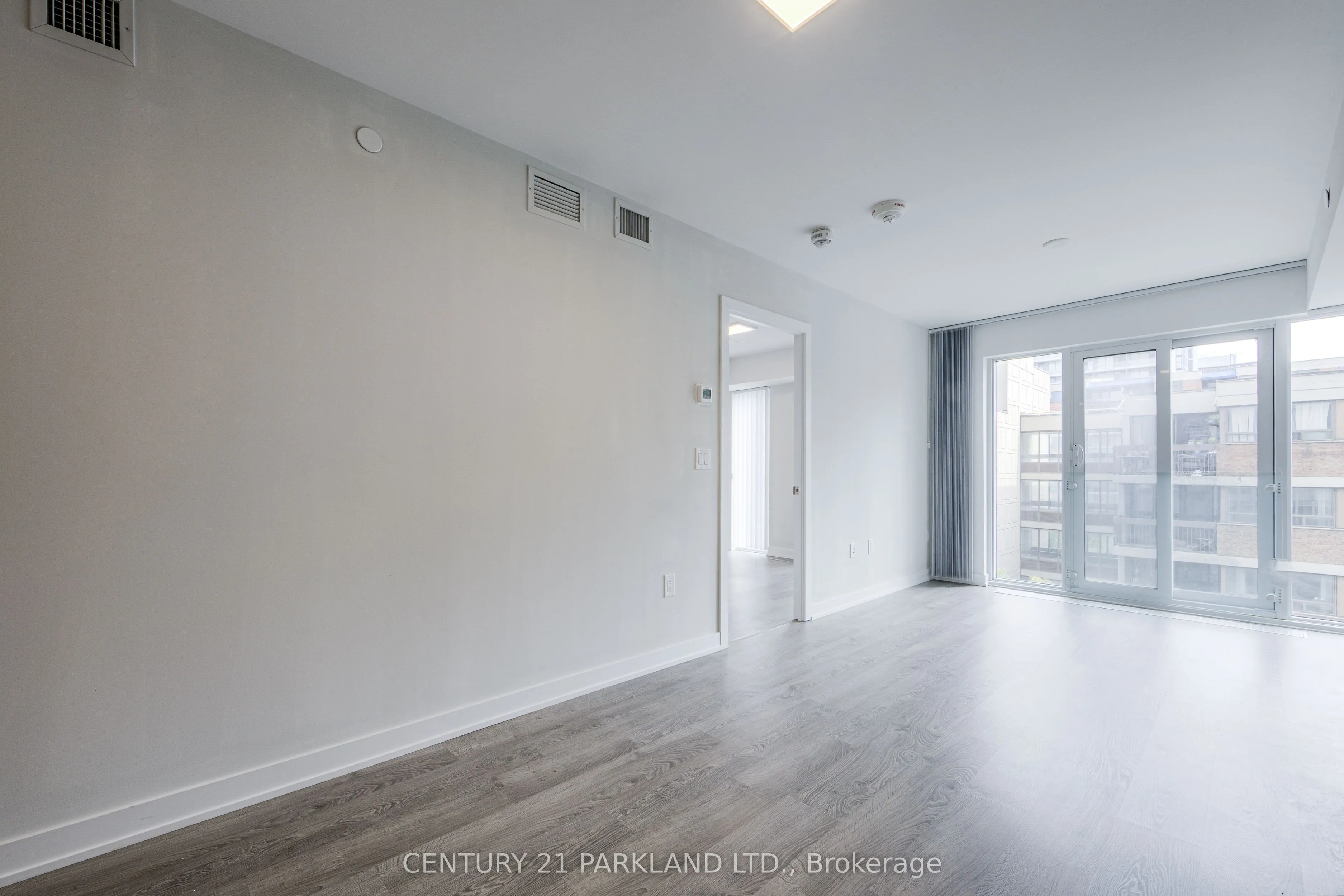 50 McCaul Street #607
