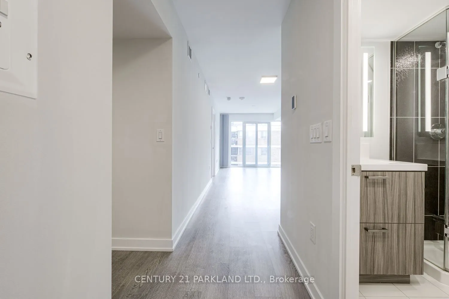 50 McCaul Street #607