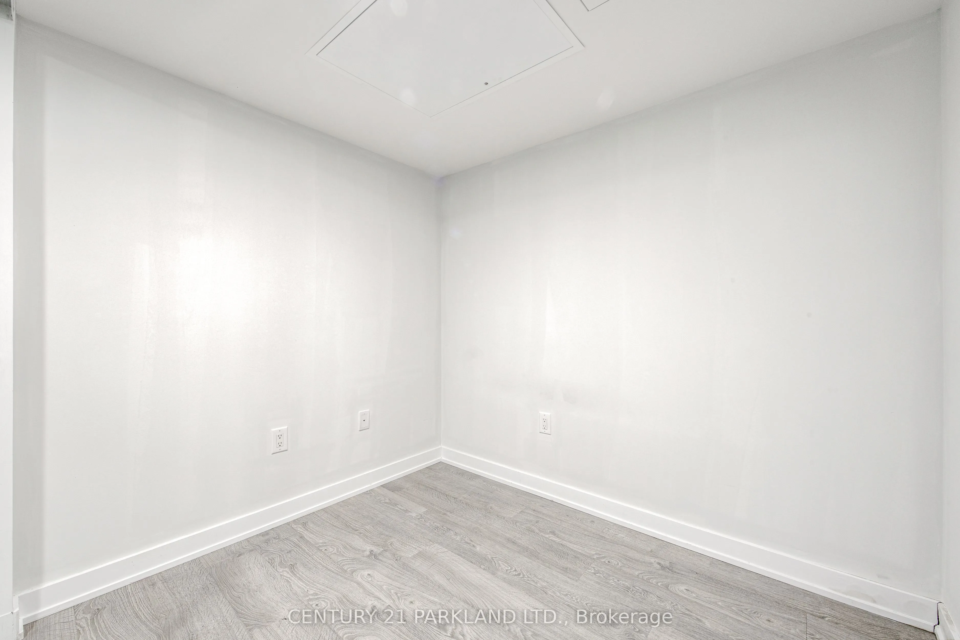 50 McCaul Street #607