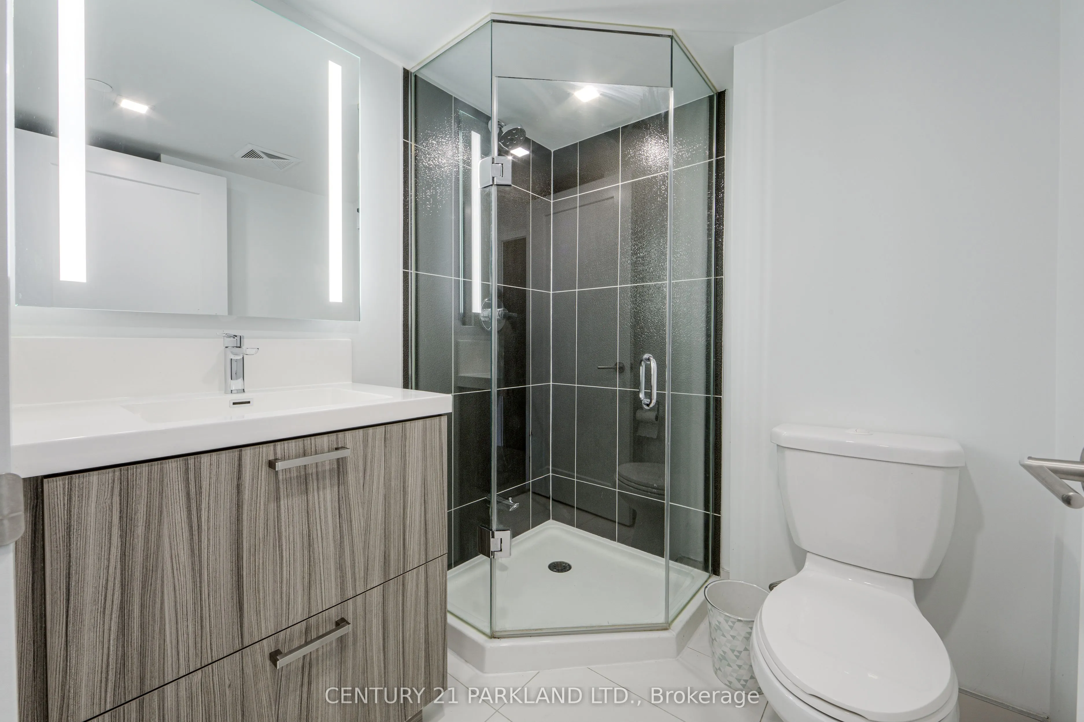 50 McCaul Street #607