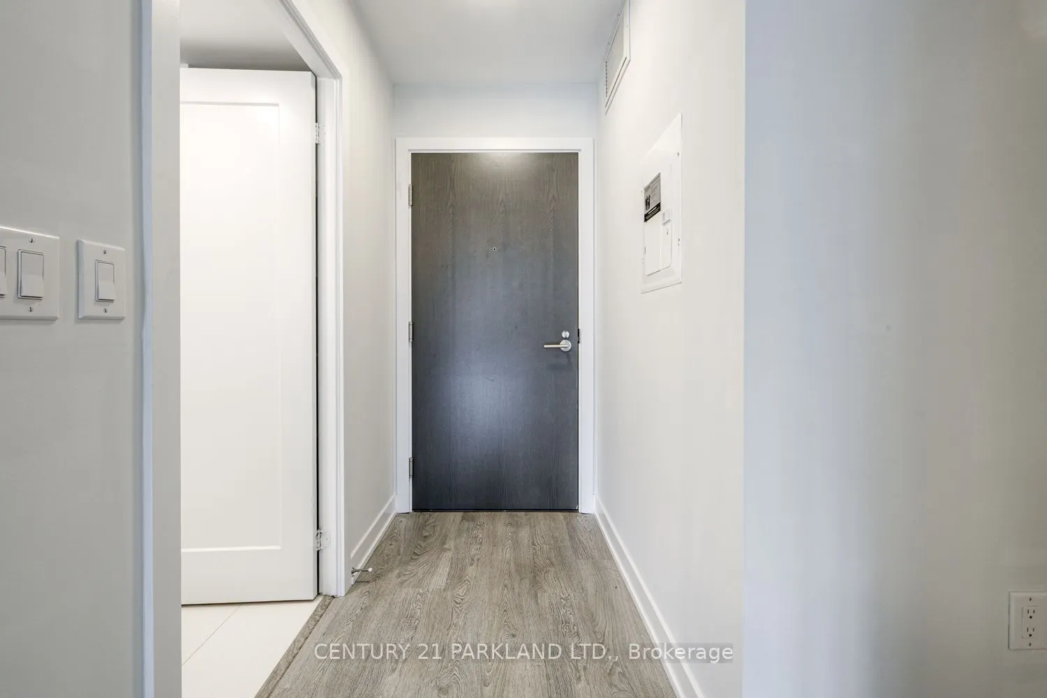 50 McCaul Street #607