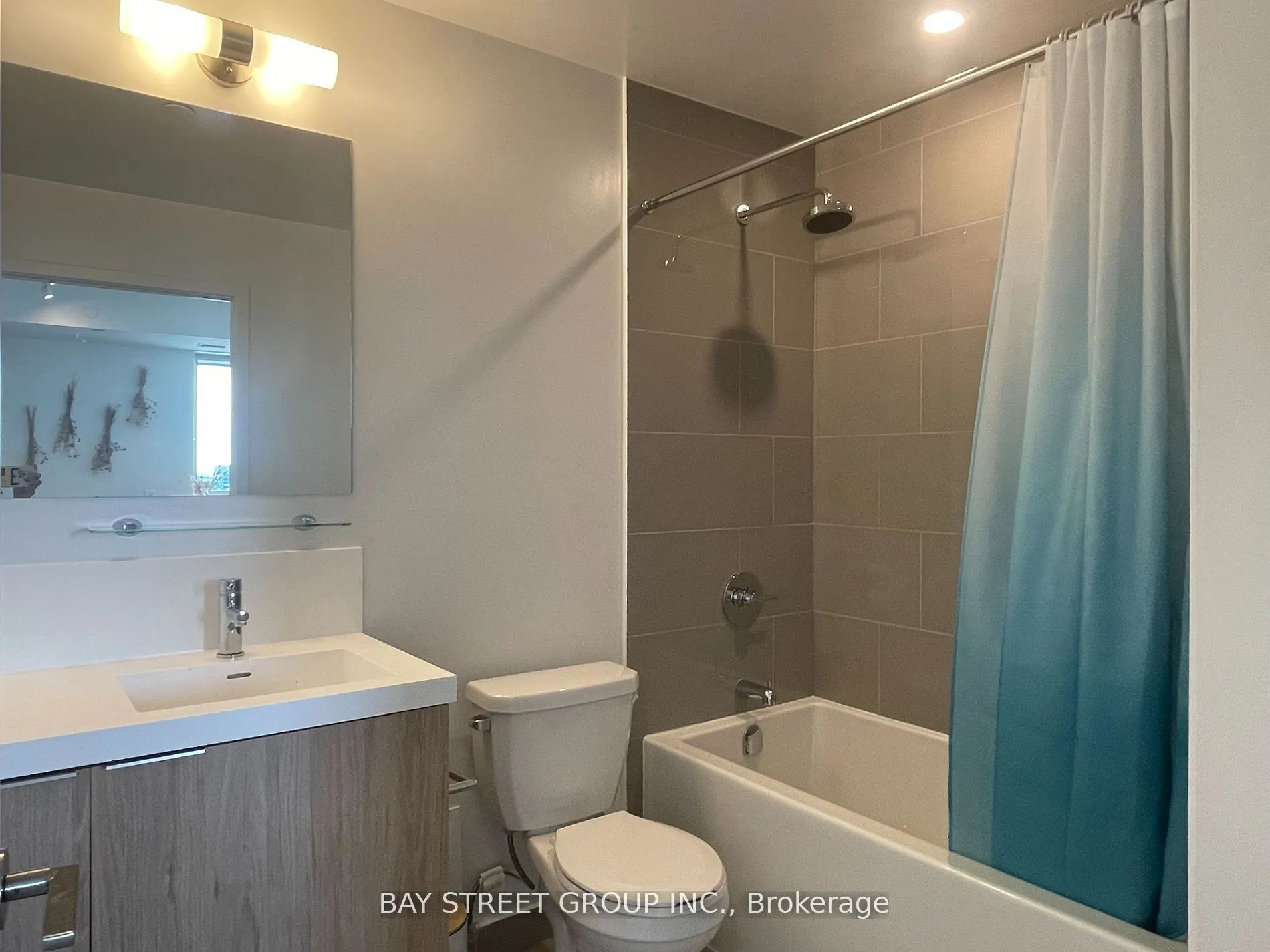 34 Tubman Avenue #1010