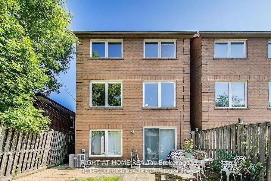 162B FINCH AVE. E. Street