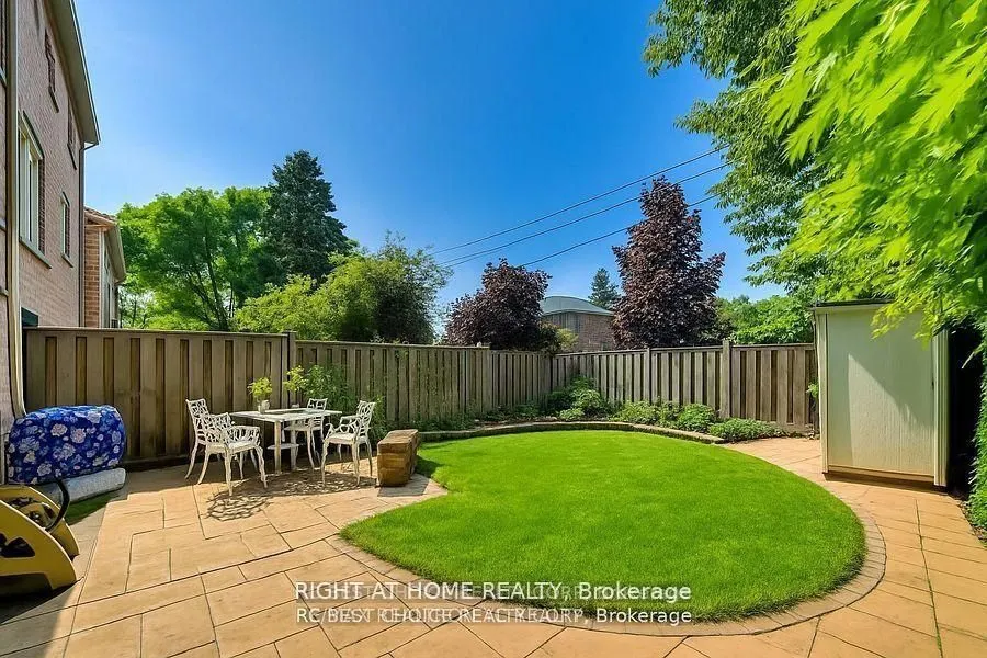 162B FINCH AVE. E. Street