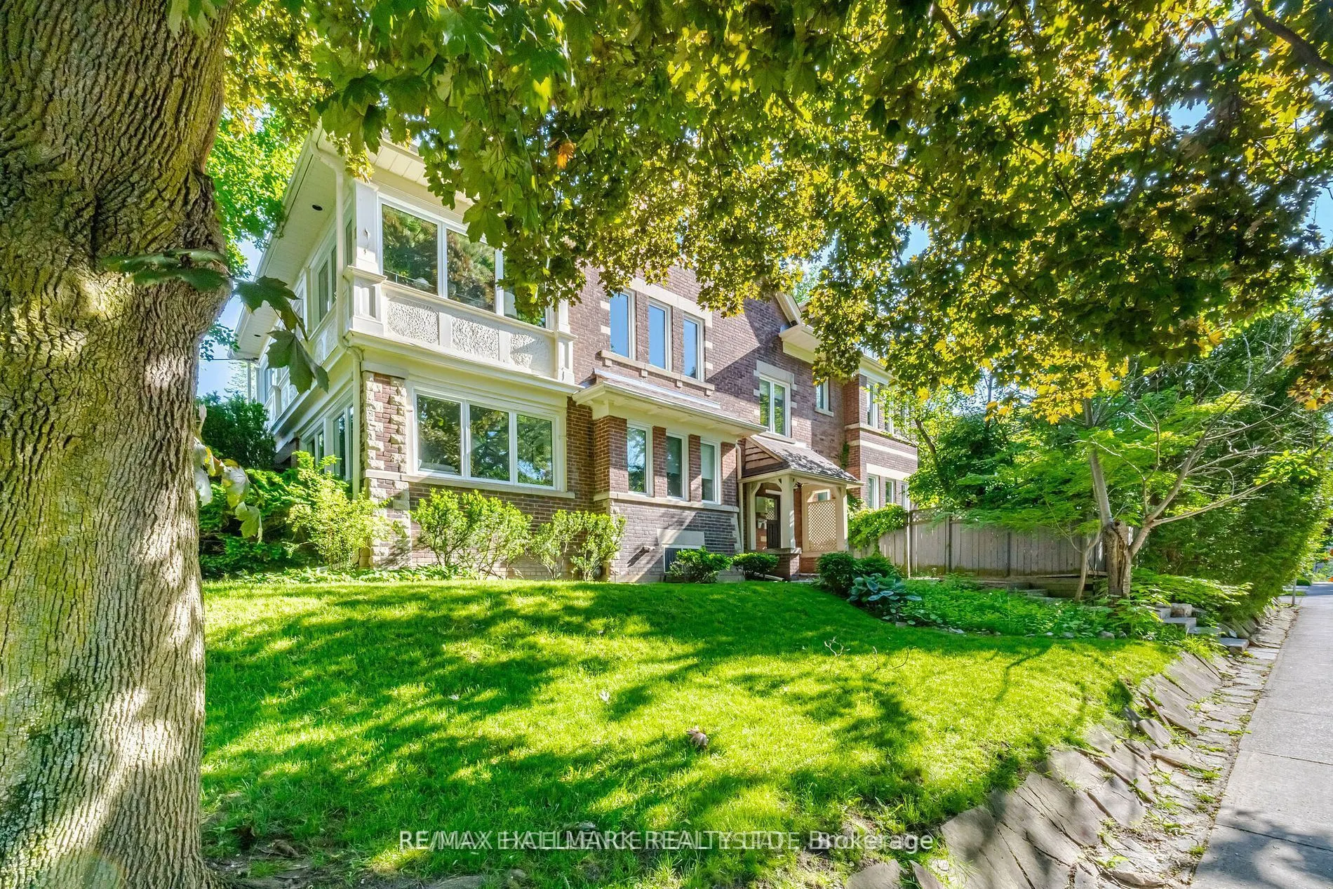 193 Heath Street W #Lower
