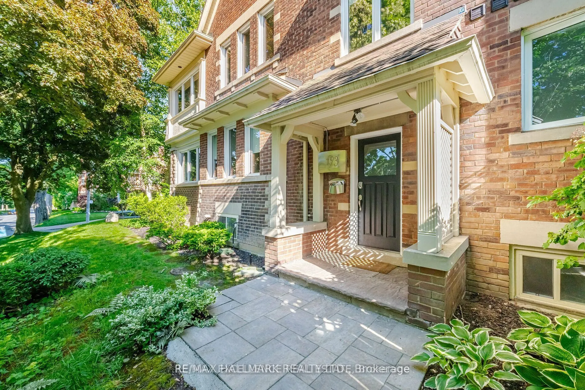 193 Heath Street W #Lower