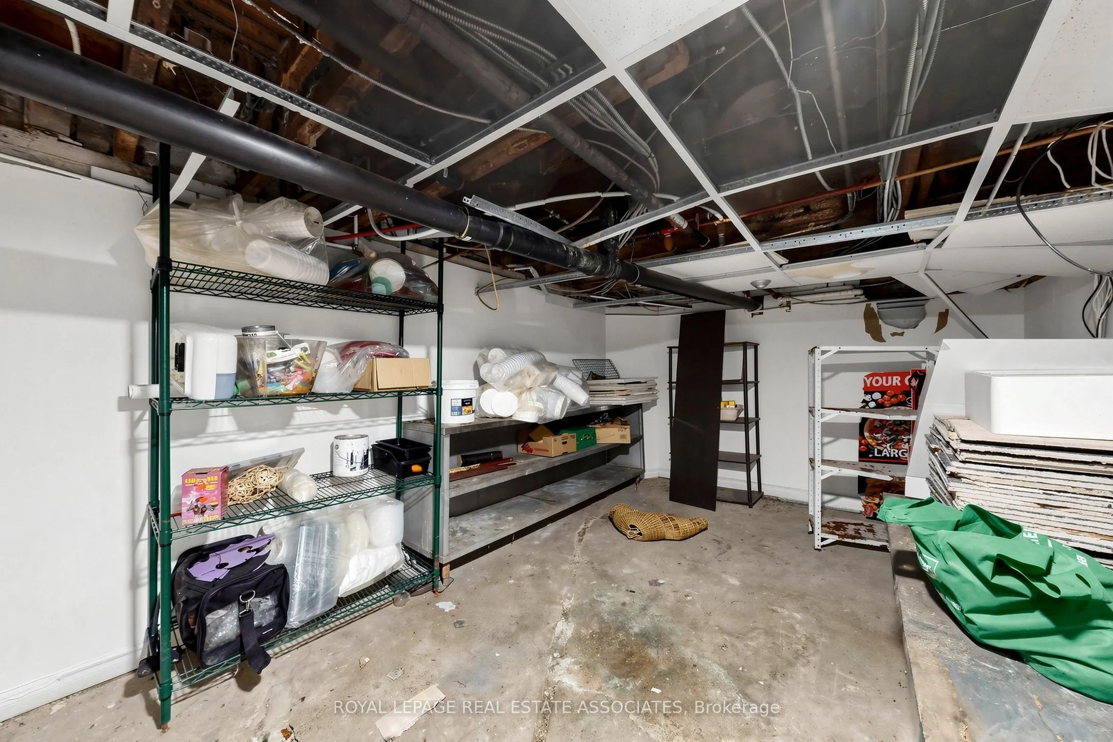 592 Queen Street W #Rear