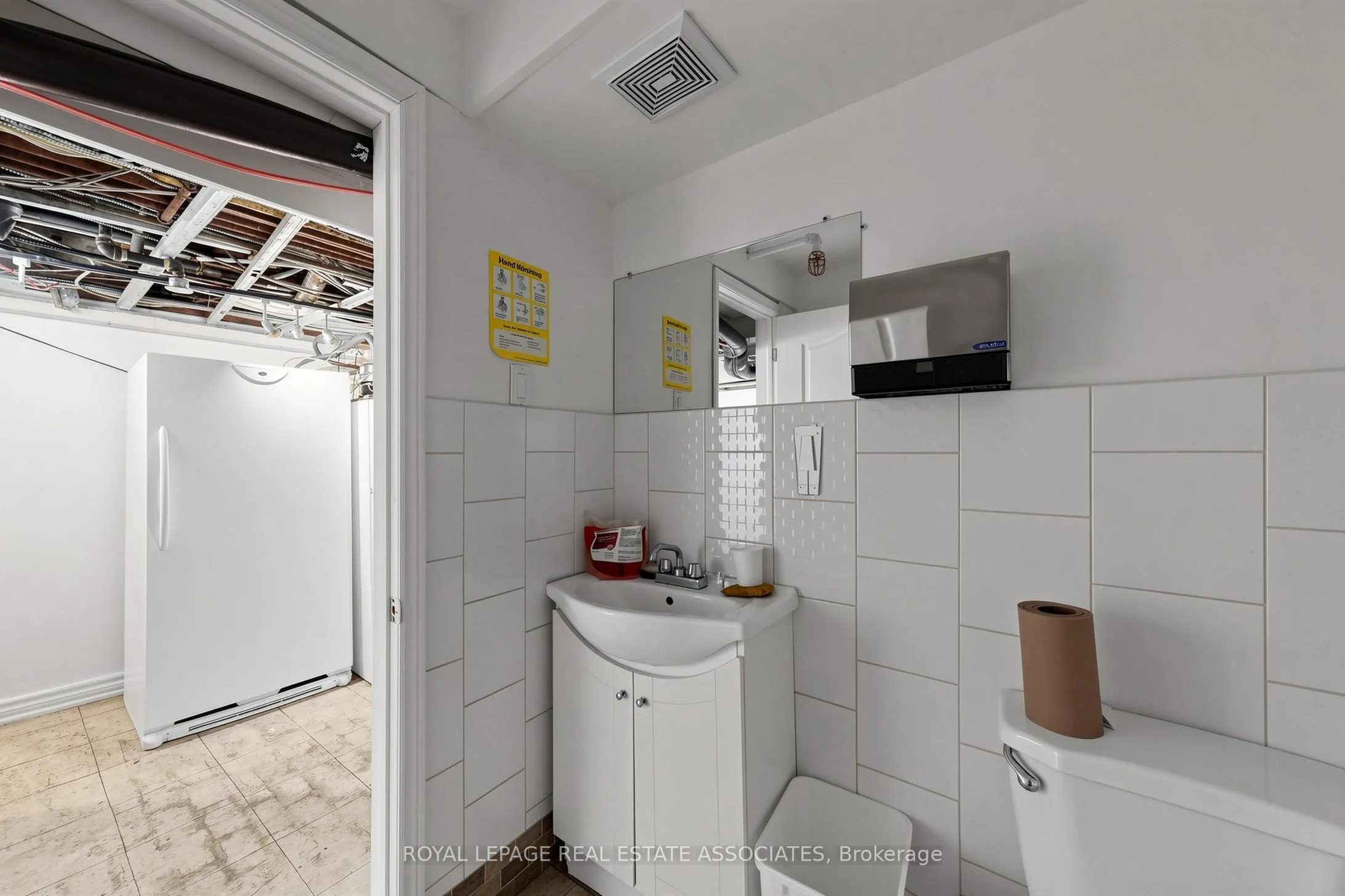 592 Queen Street W #Rear
