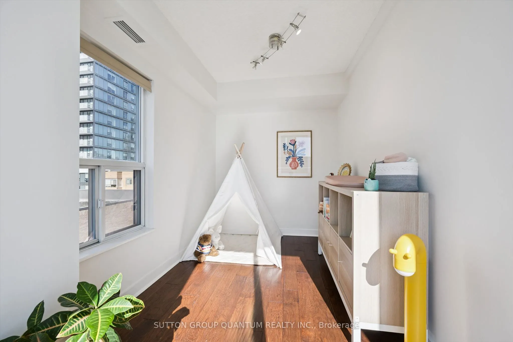 77 Lombard Street #915