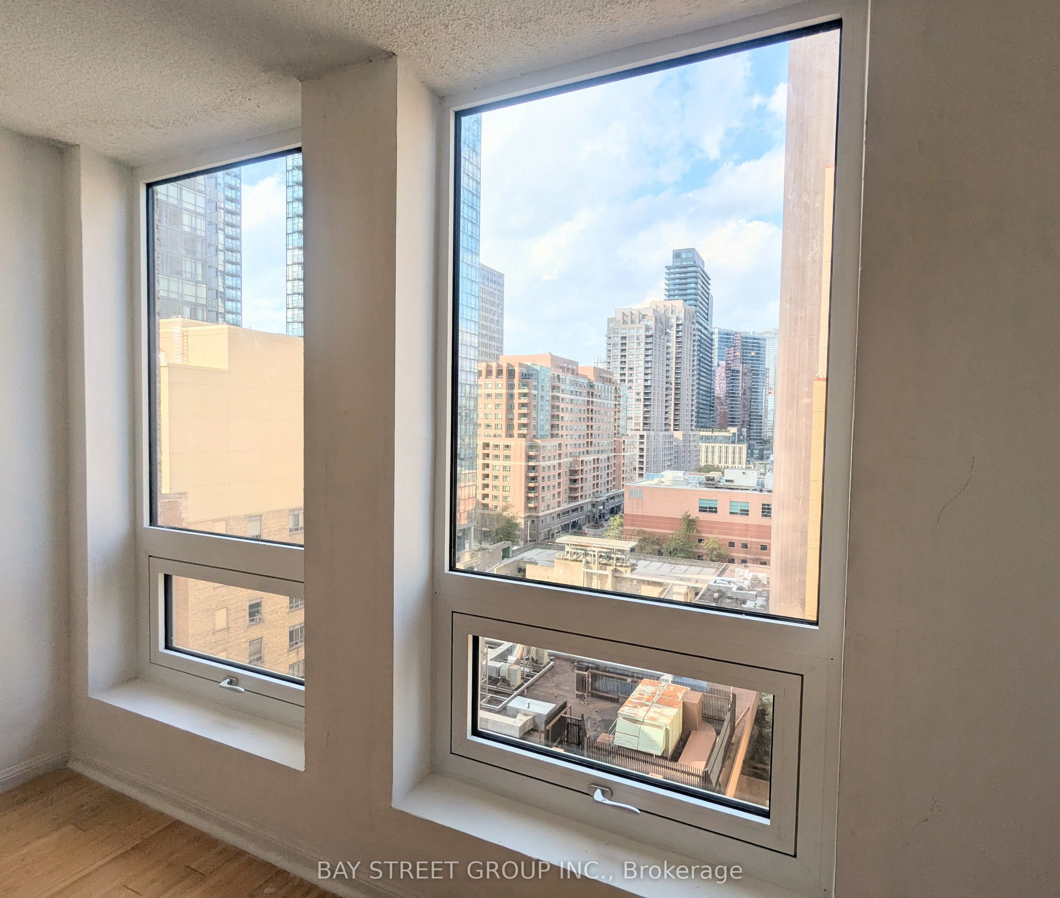 25 Grenville Street #1106