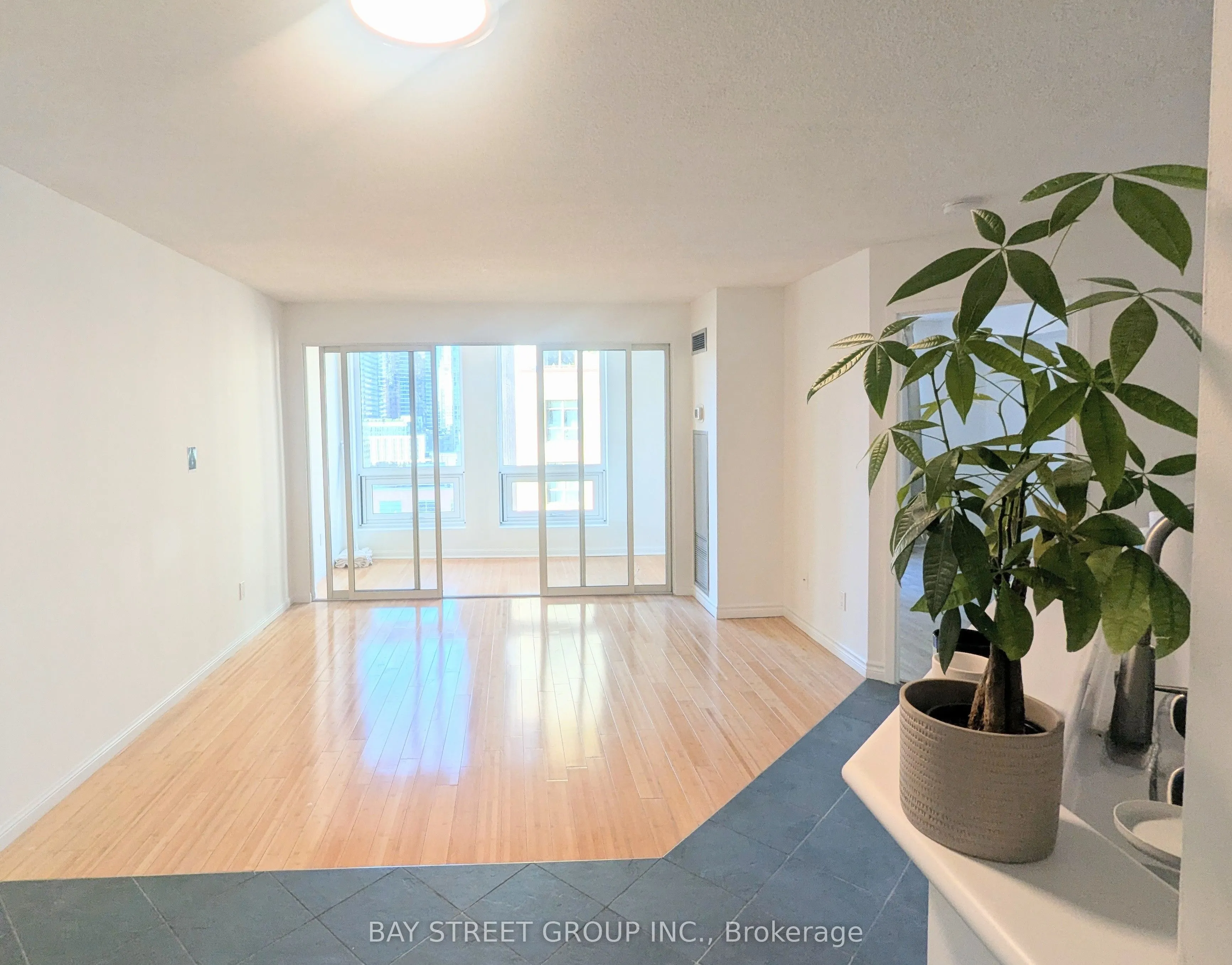 25 Grenville Street #1106