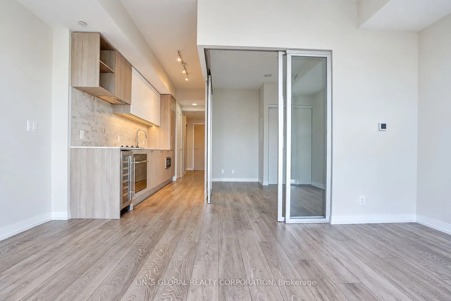 2020 Bathurst Street #523