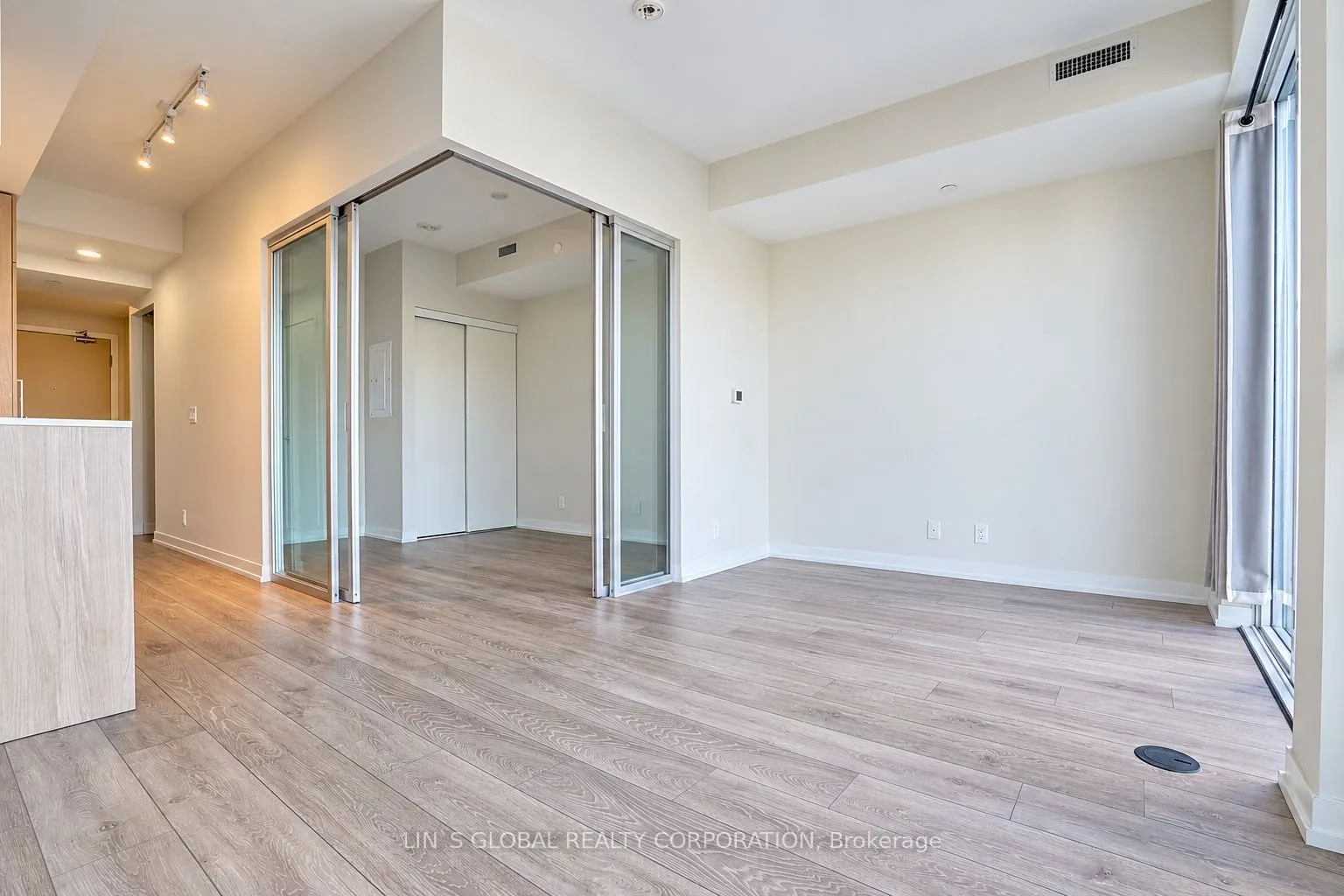 2020 Bathurst Street #523