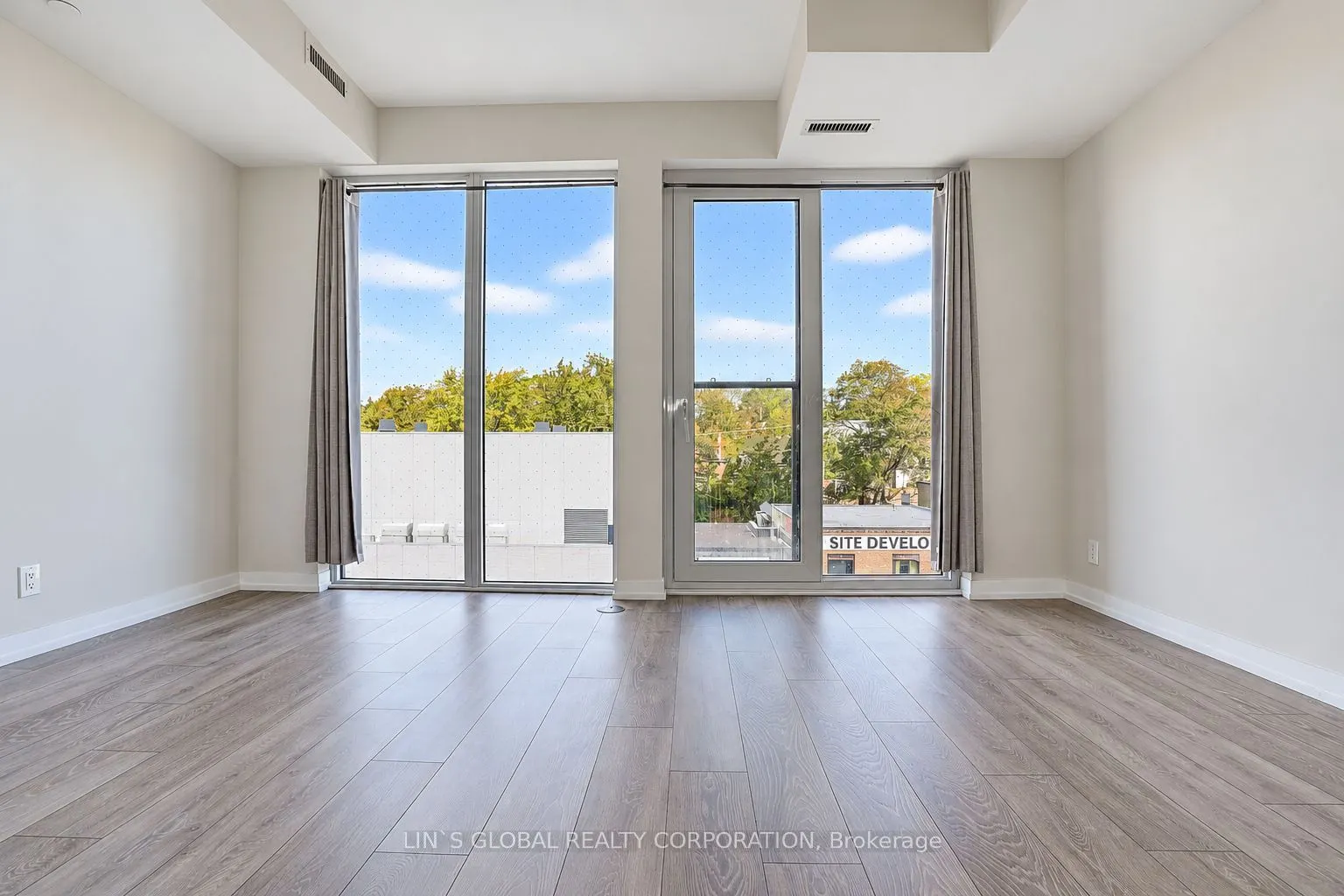 2020 Bathurst Street #523