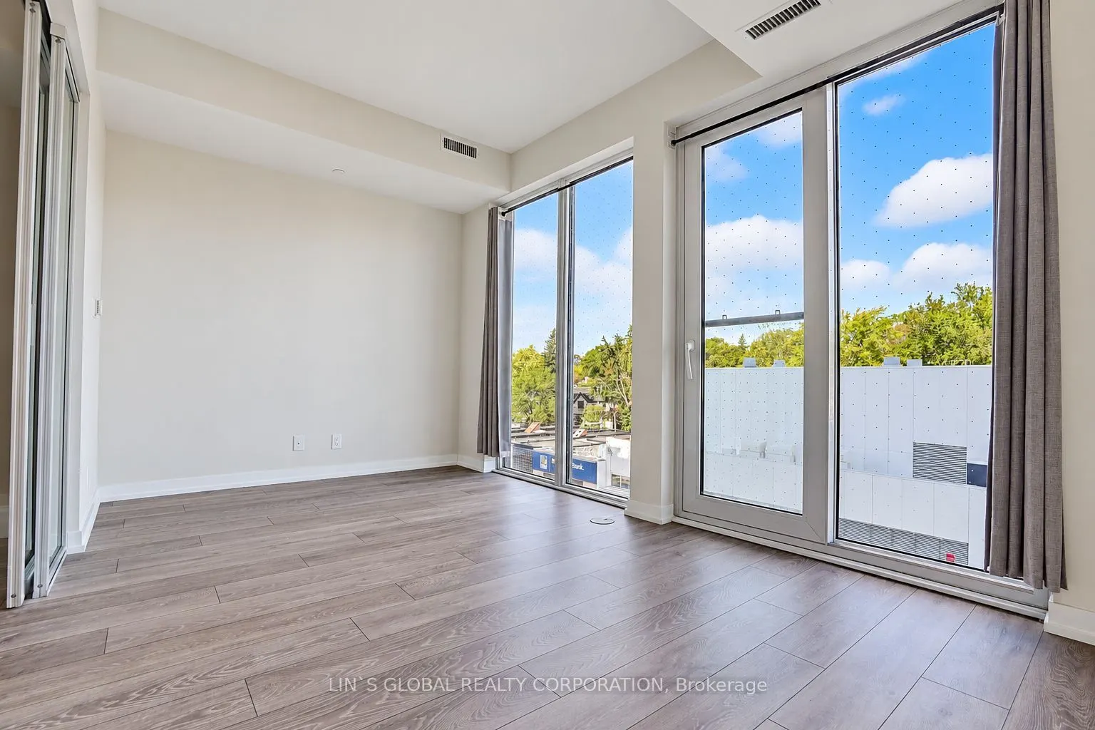 2020 Bathurst Street #523
