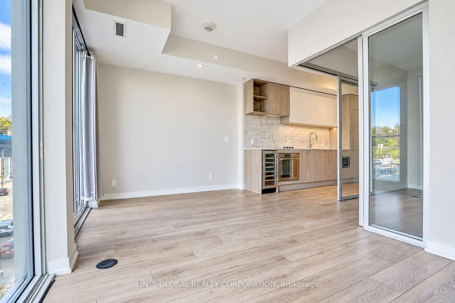 2020 Bathurst Street #523