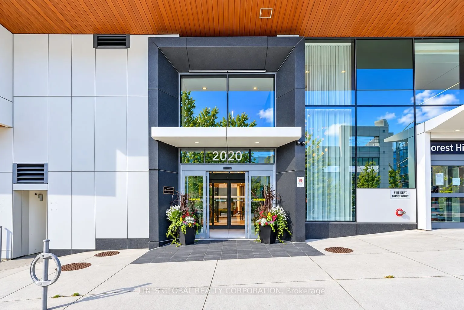 2020 Bathurst Street #523