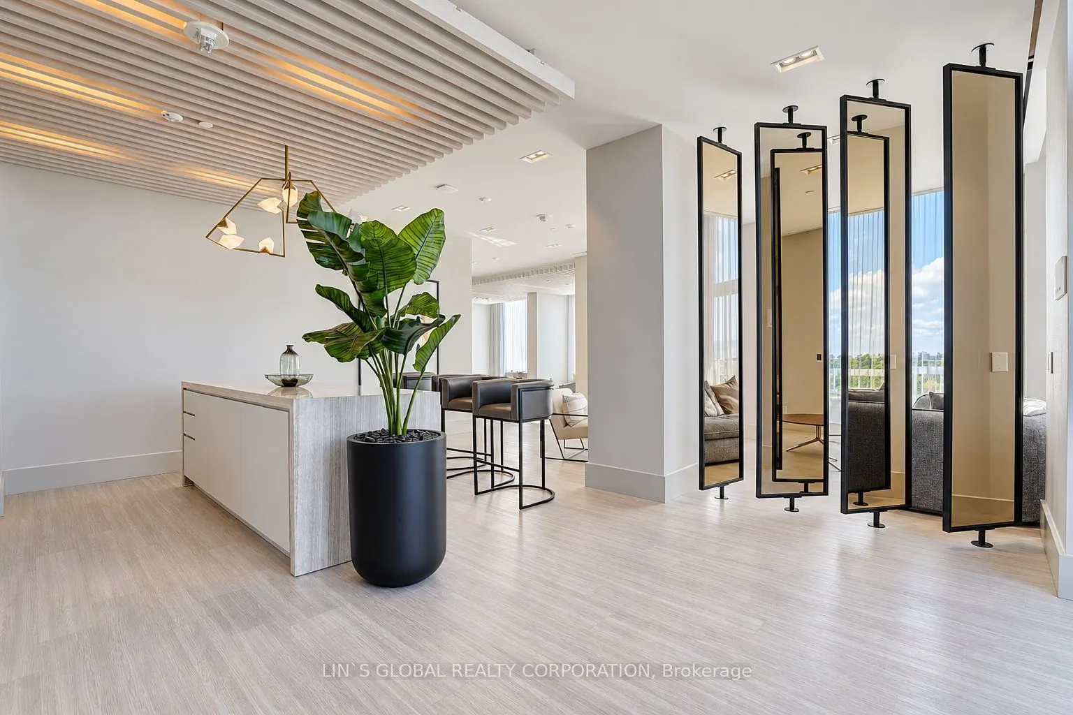 2020 Bathurst Street #523
