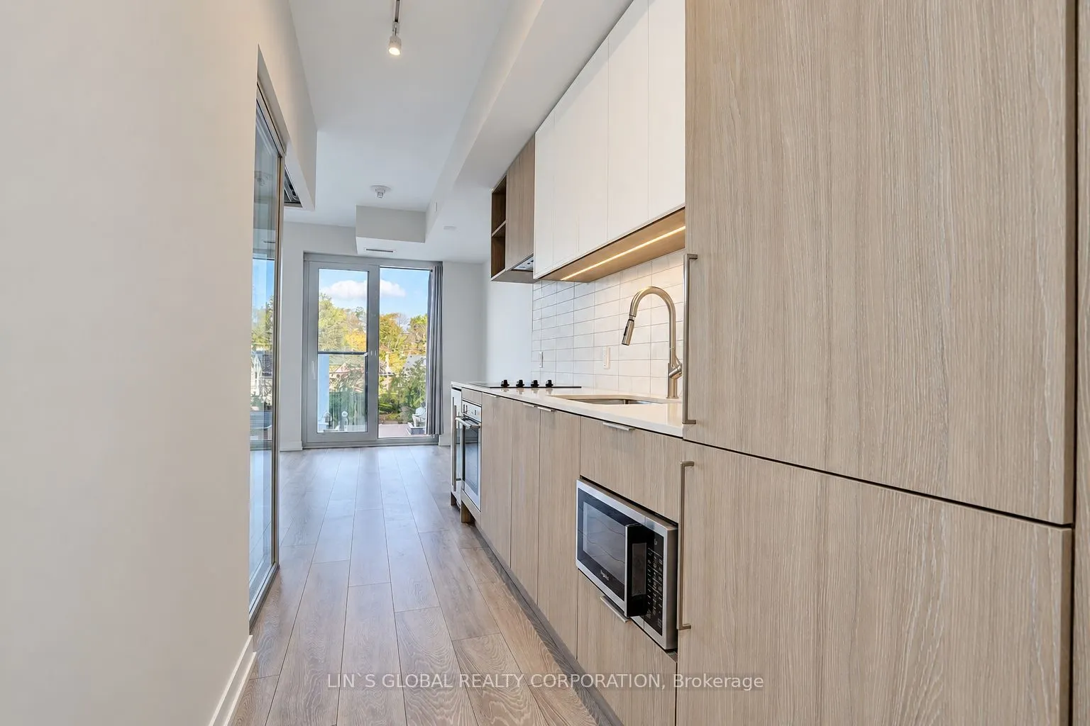 2020 Bathurst Street #523