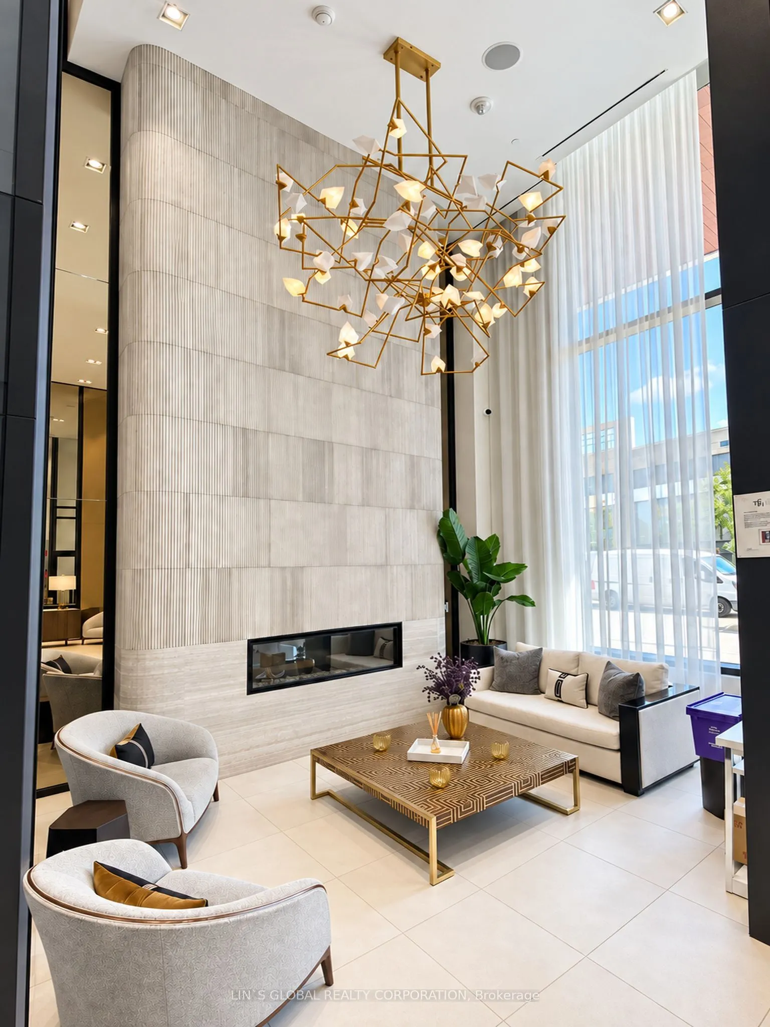 2020 Bathurst Street #523