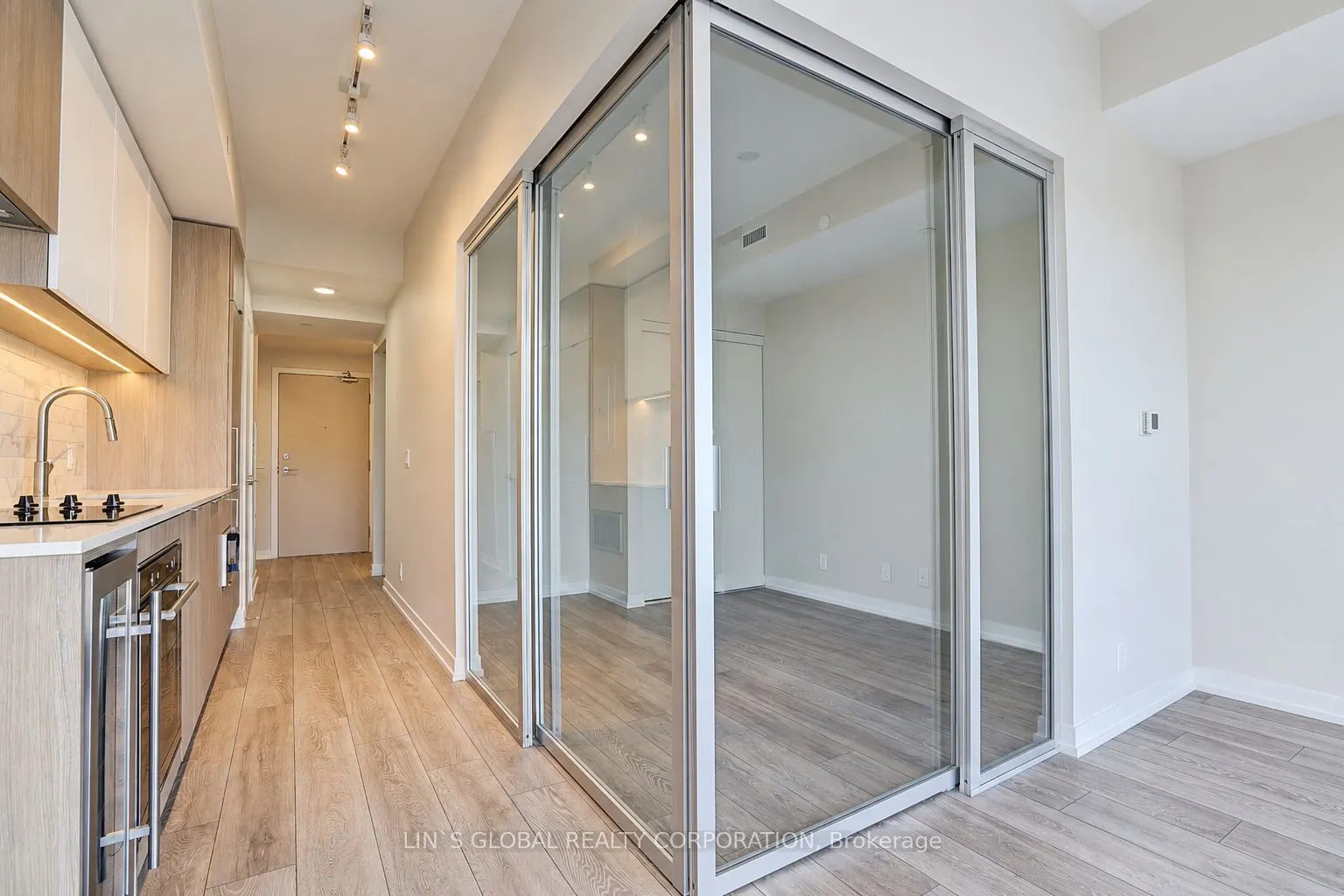 2020 Bathurst Street #523