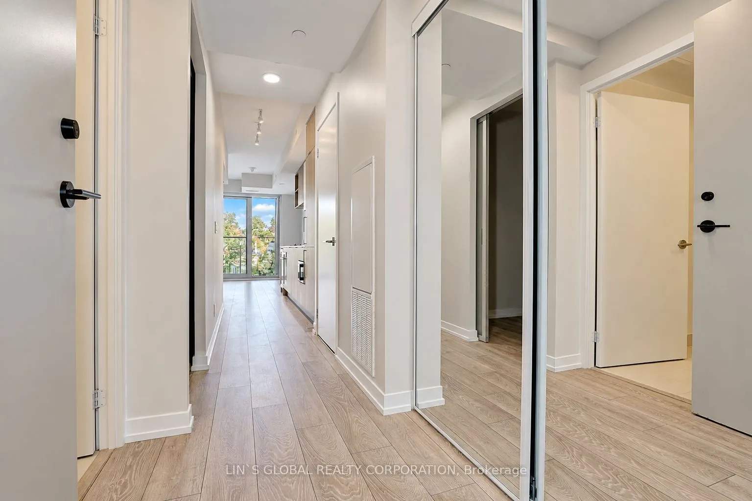 2020 Bathurst Street #523