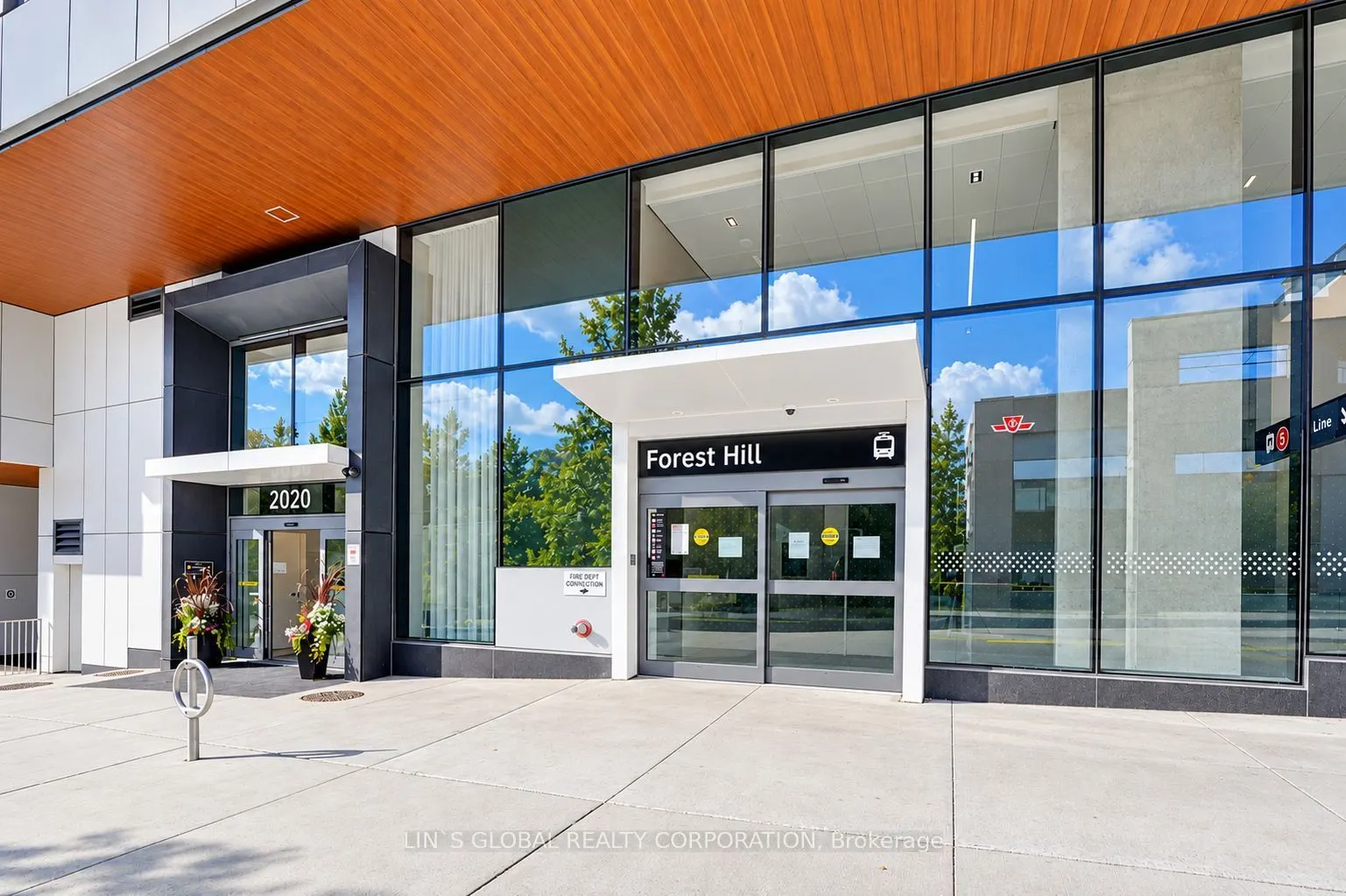 2020 Bathurst Street #523