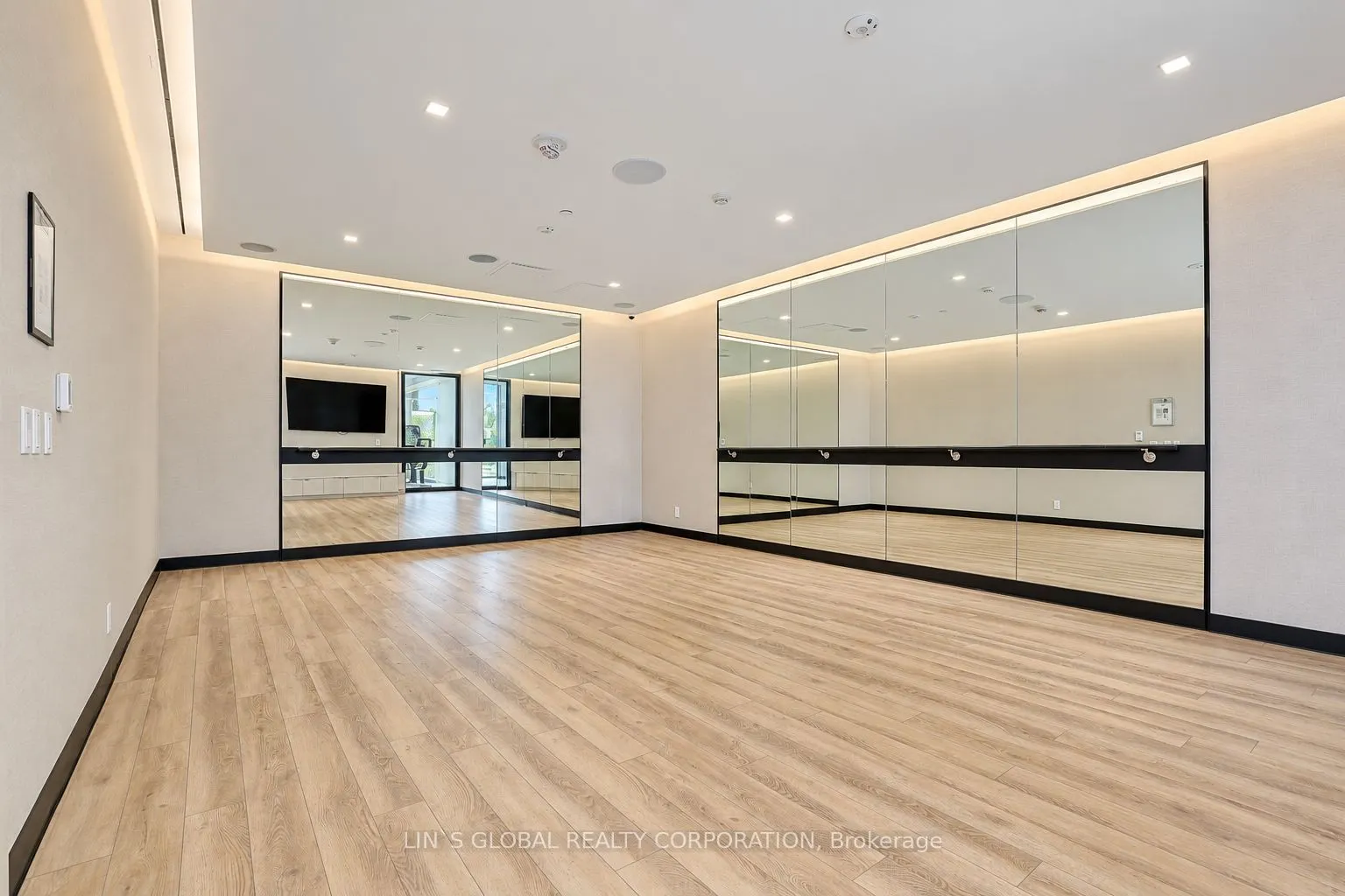 2020 Bathurst Street #523