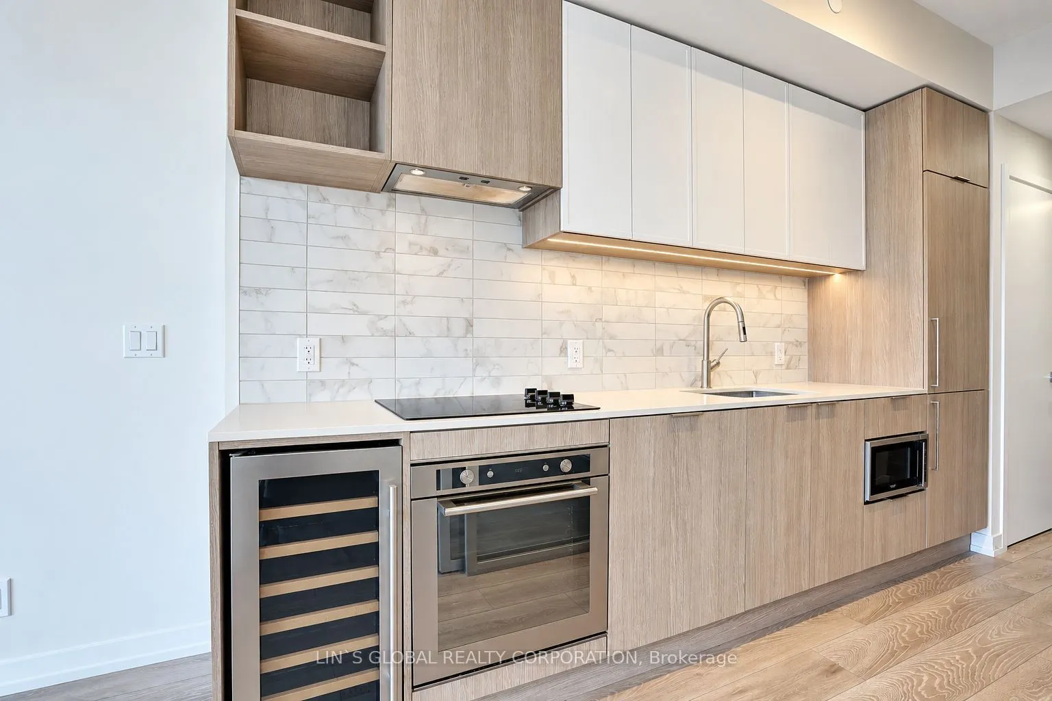 2020 Bathurst Street #523