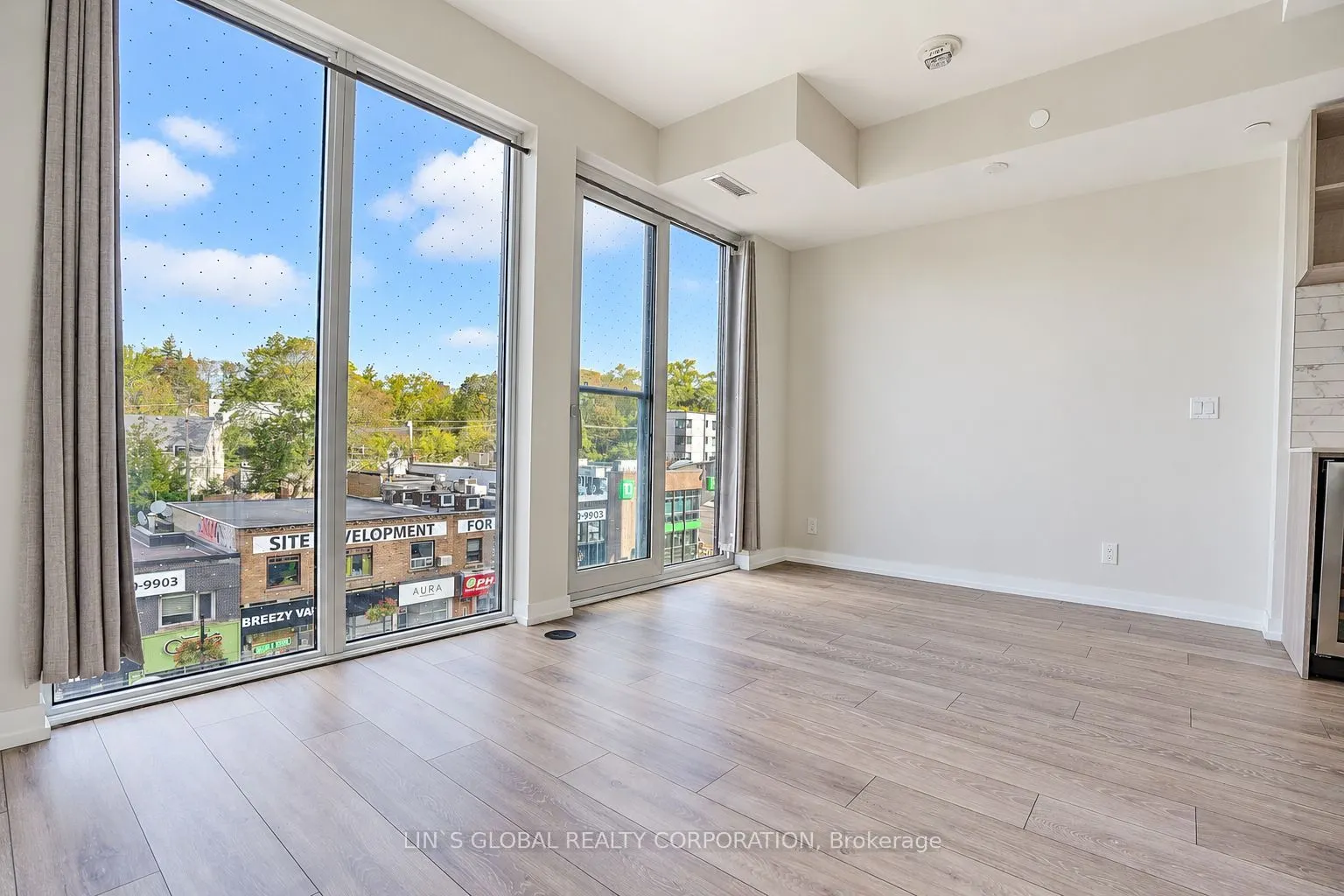 2020 Bathurst Street #523