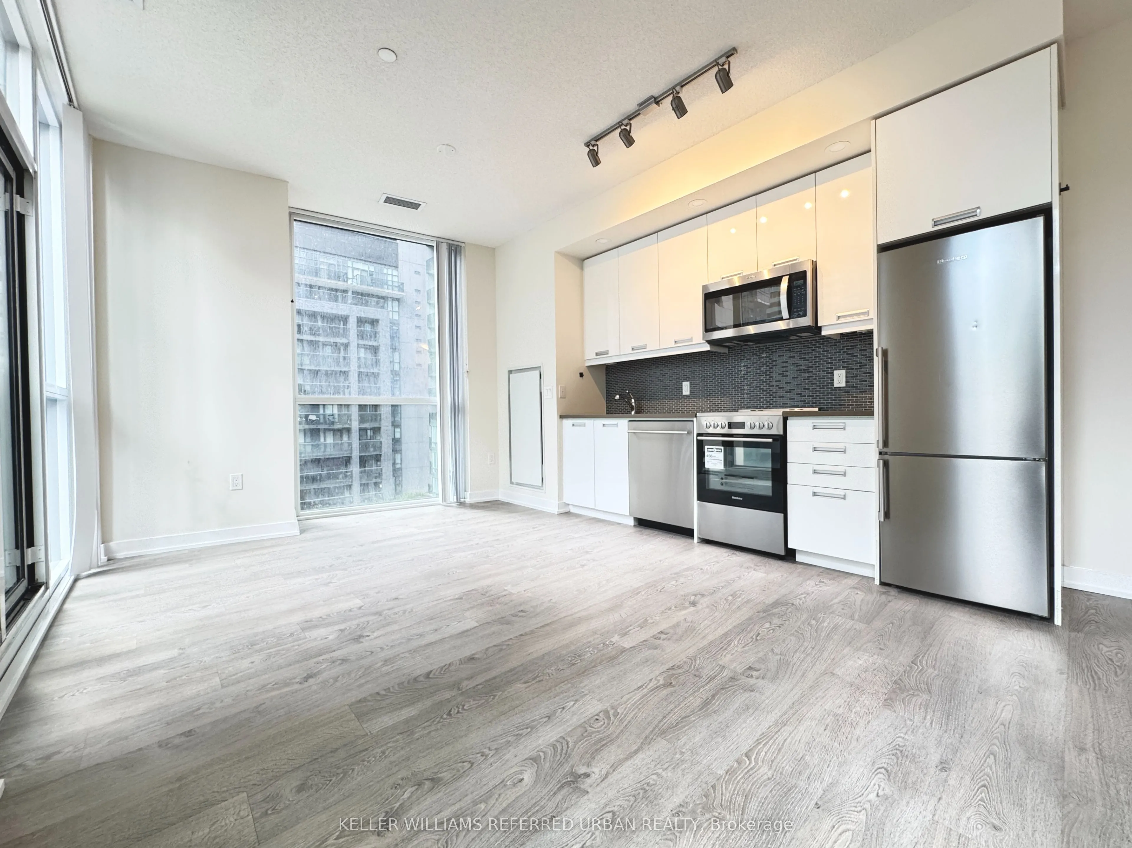 99 John Street #402