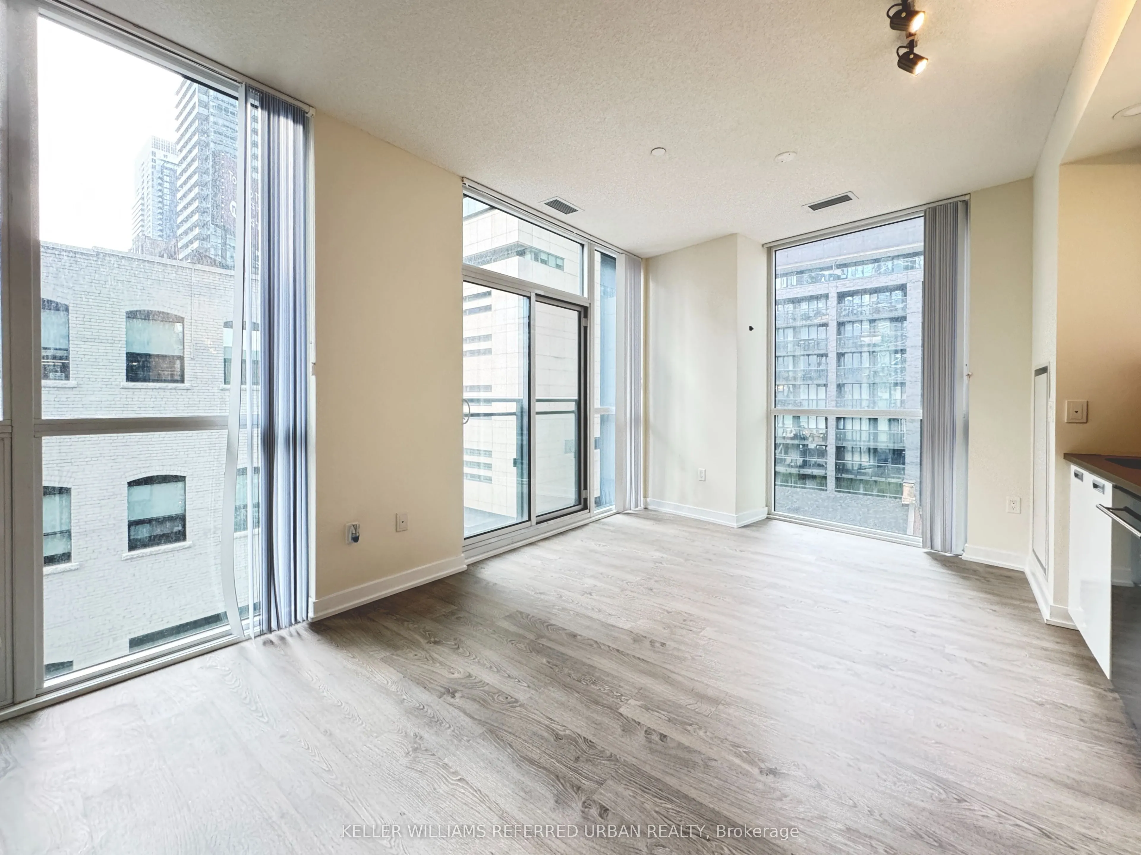 99 John Street #402