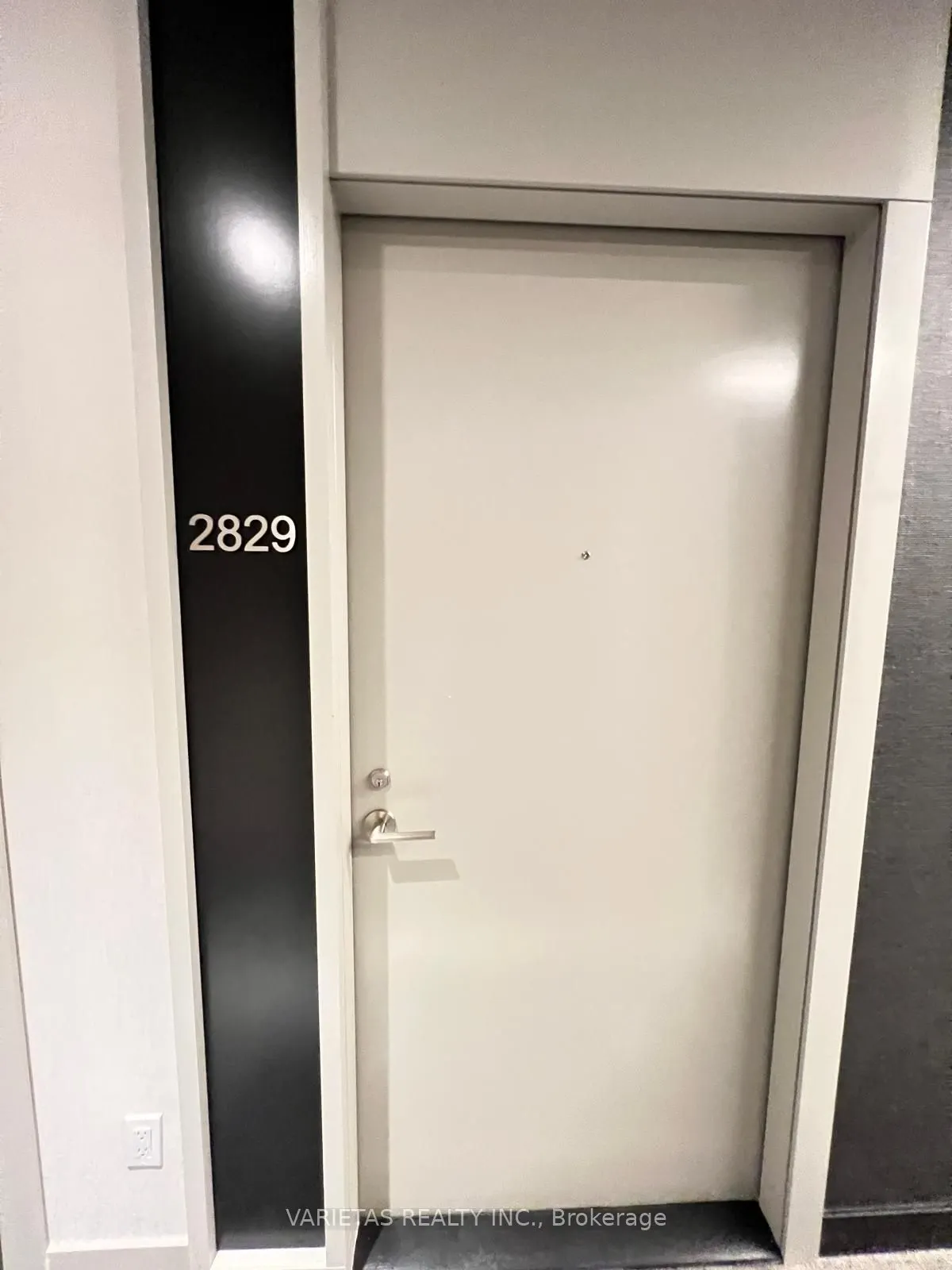 400 King Street W #2829