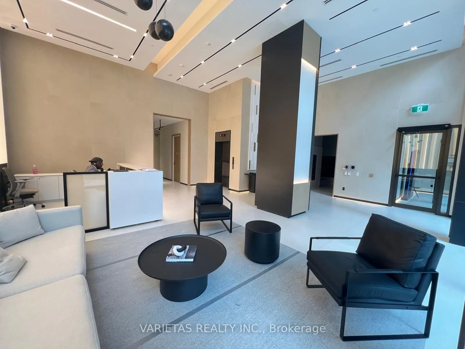 400 King Street W #2829