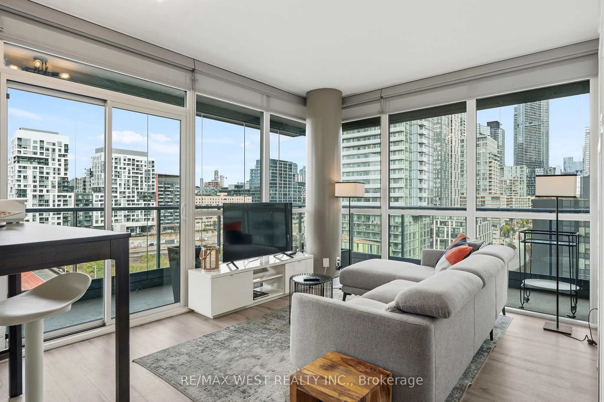 169 Fort York Boulevard #1002
