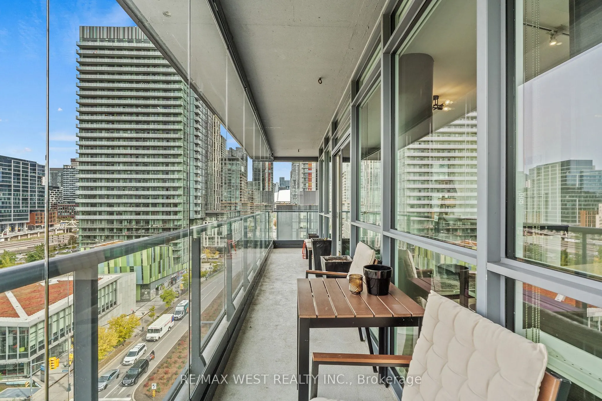 169 Fort York Boulevard #1002