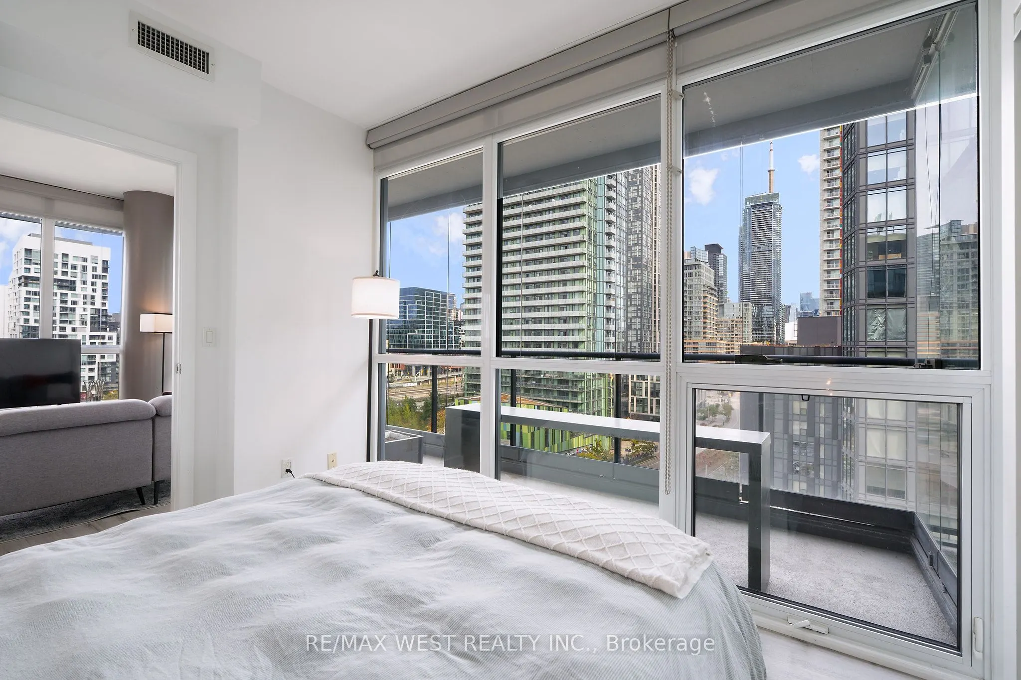 169 Fort York Boulevard #1002