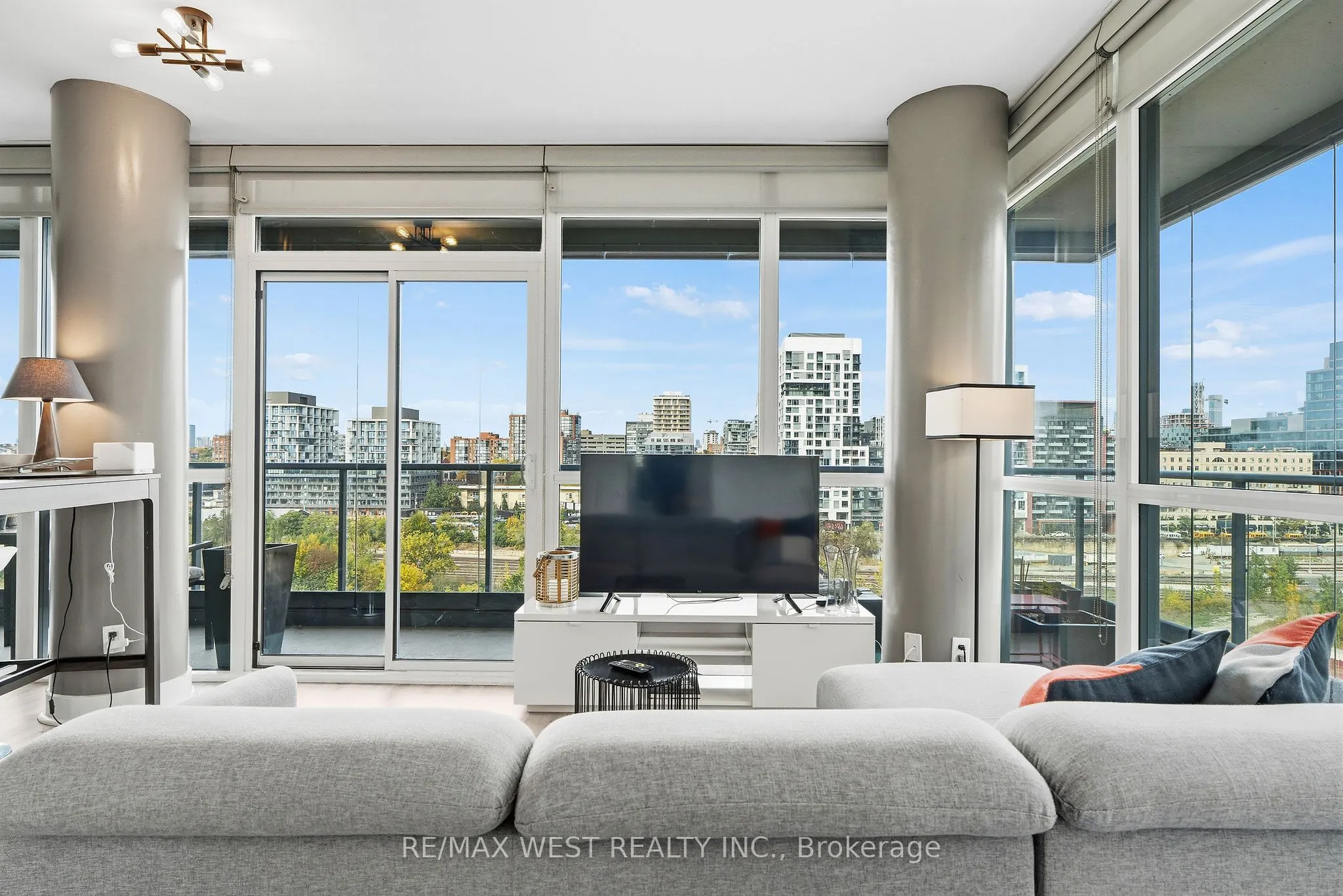 169 Fort York Boulevard #1002