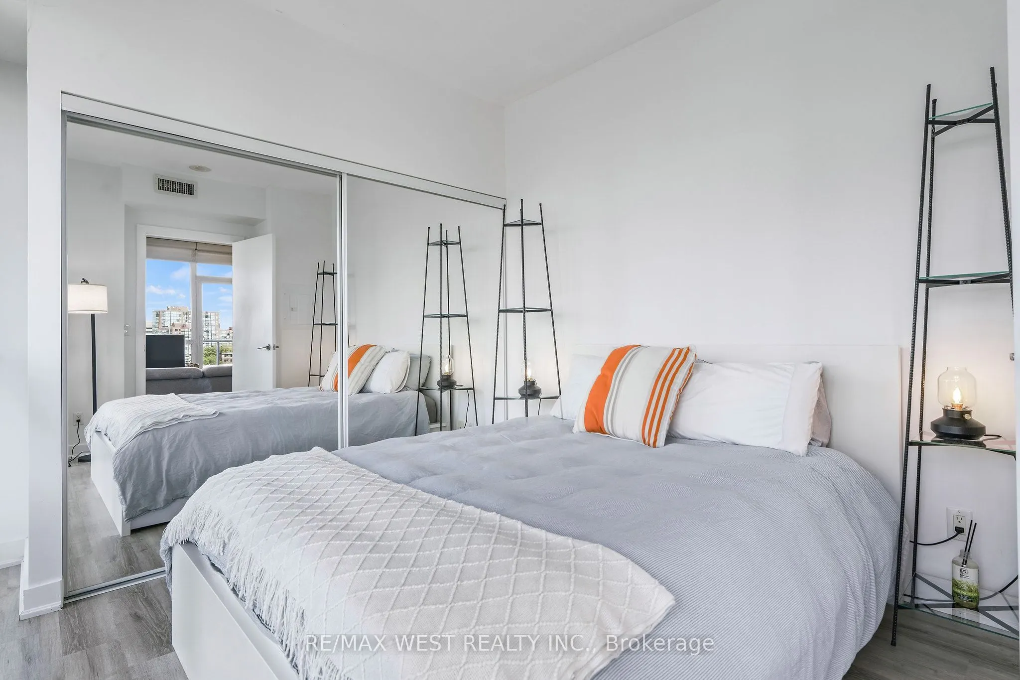 169 Fort York Boulevard #1002