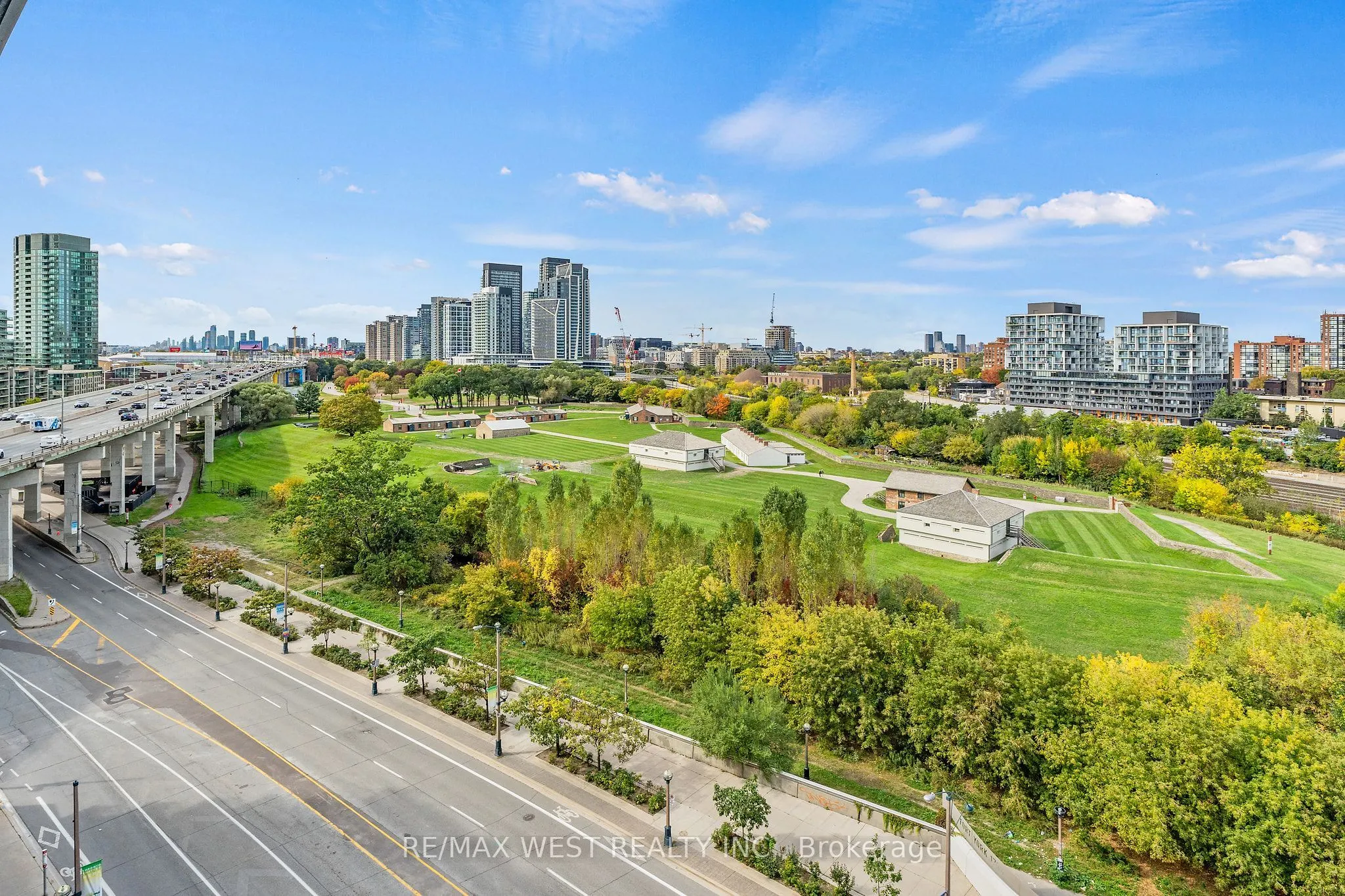 169 Fort York Boulevard #1002