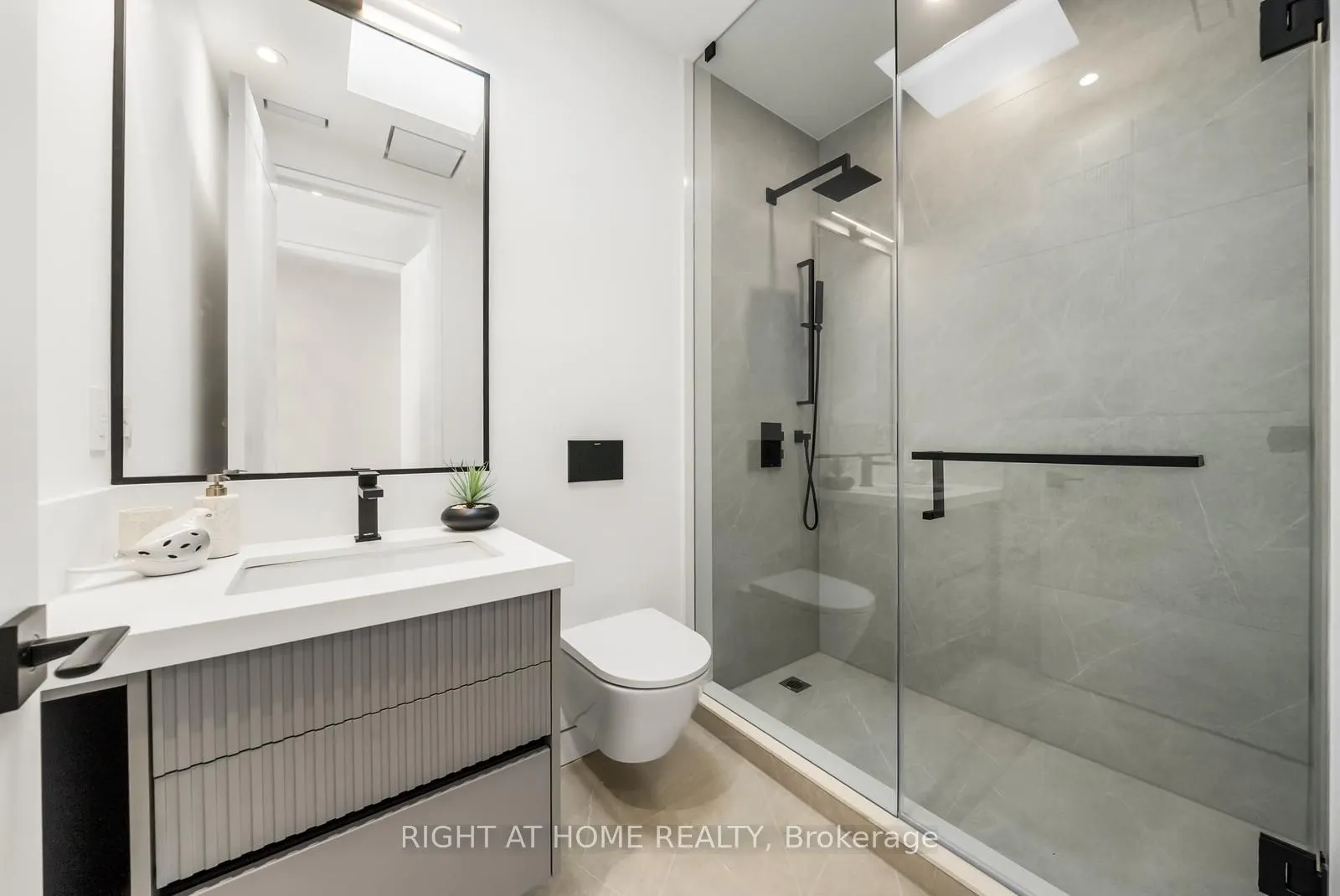 74B Rathnelly Avenue